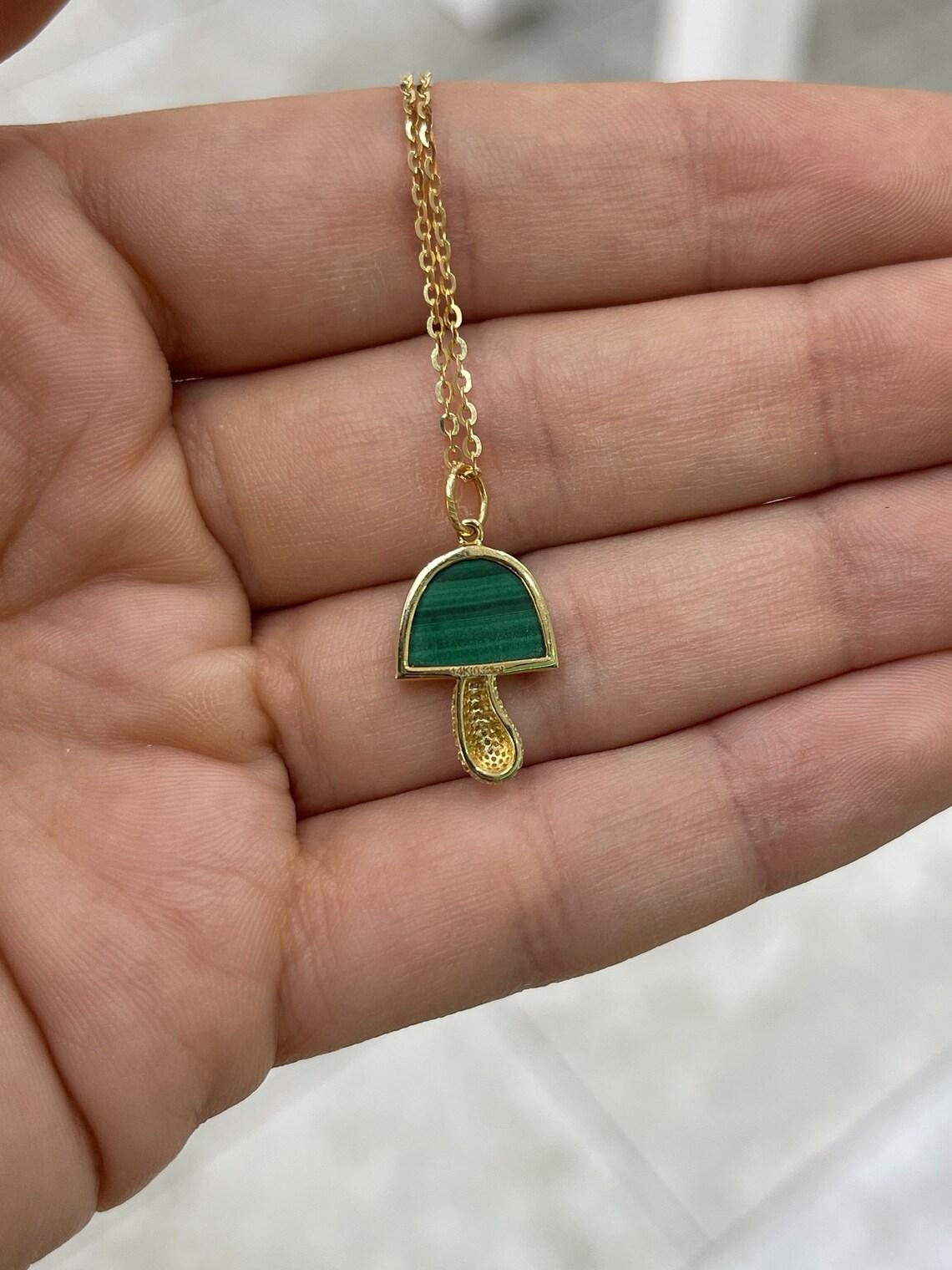Round Cut 3.13tcw 14K Natural Malachite & Diamond Mushroom Pendant Necklace Bezel Set For Sale