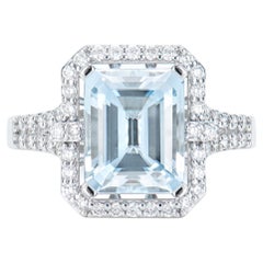 3.14 Carat Aquamarine Elegant Ring in 18 Karat White Gold with White Diamond