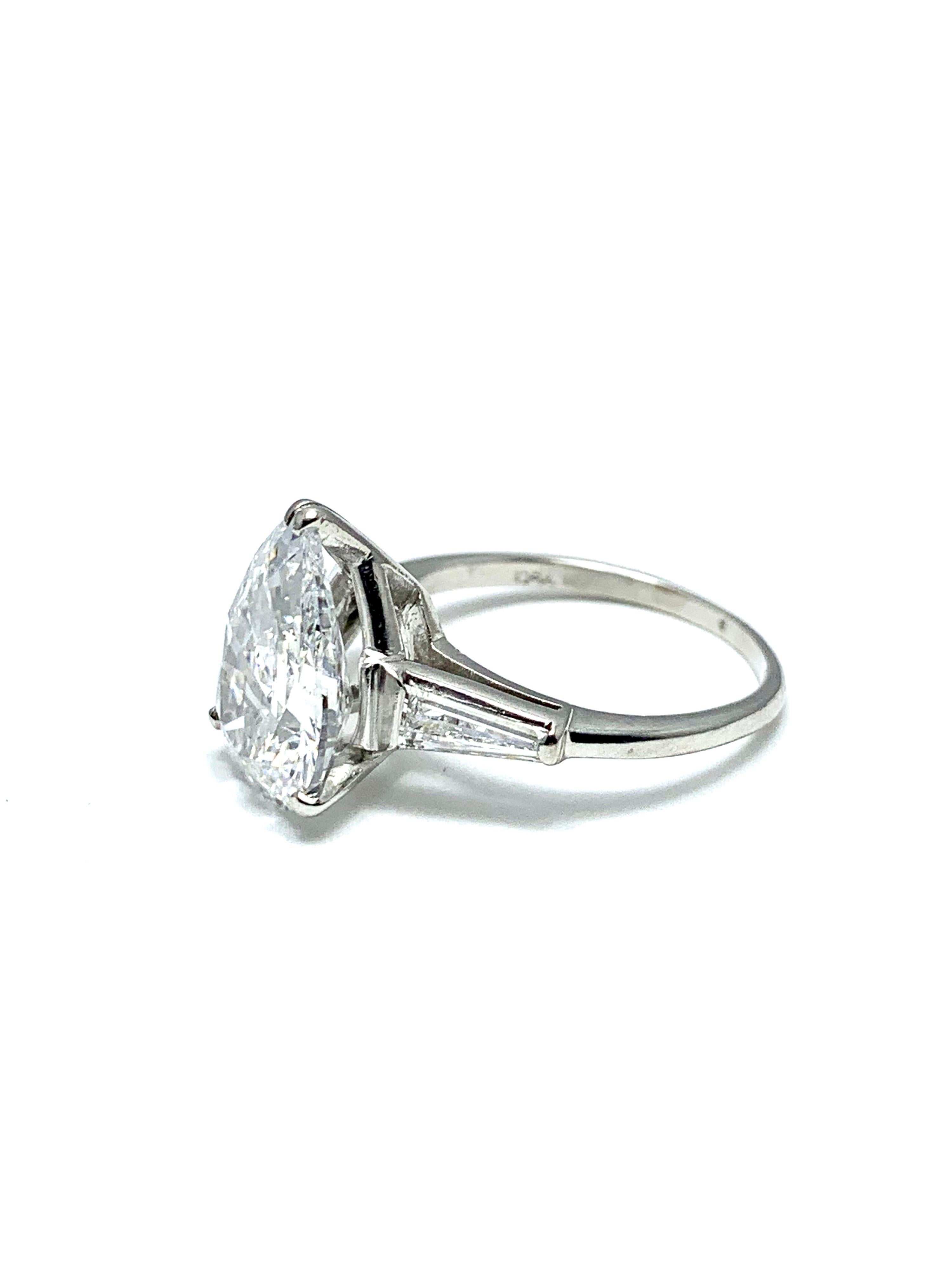 Taille poire Bague en platine avec diamants en forme de poire de 3,14 carats D SI1 et diamants baguettes en vente