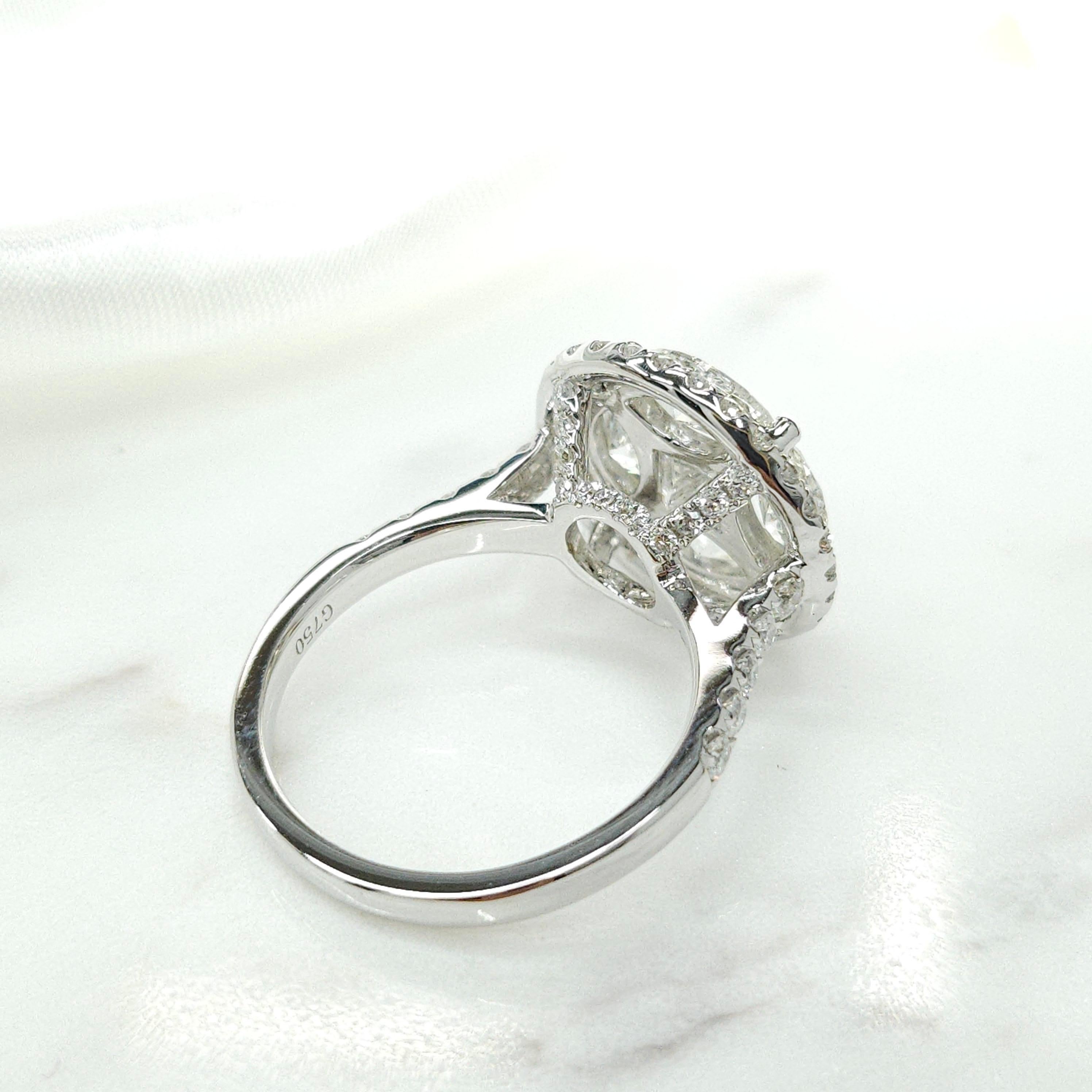 2.94 Carat Natural Diamond Illusion Setting Cocktail Ring in 18 Karat White Gold For Sale 1