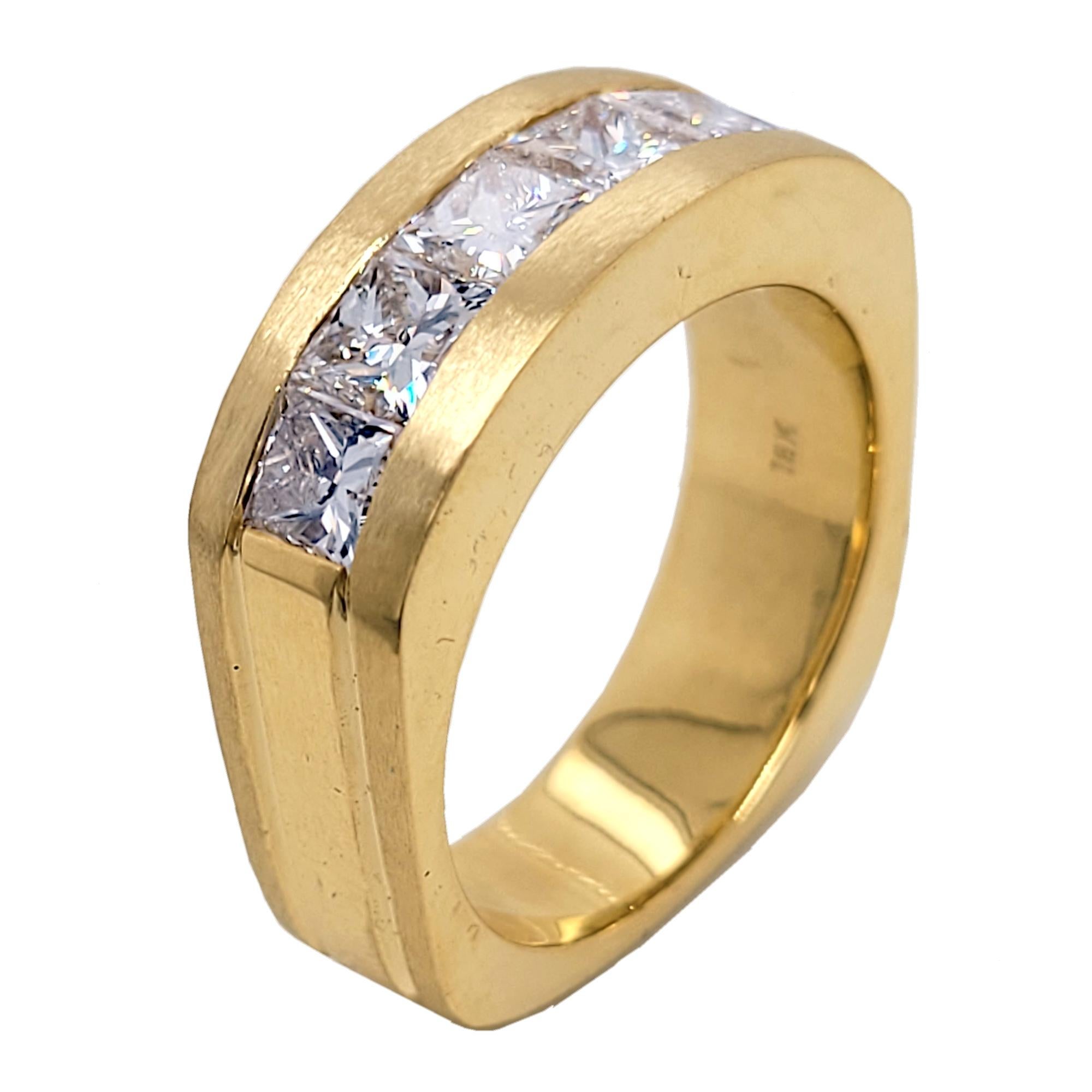 3.14 Carat Princess Cut Diamond 18 Karat Gents Ring In New Condition For Sale In Los Angeles, CA