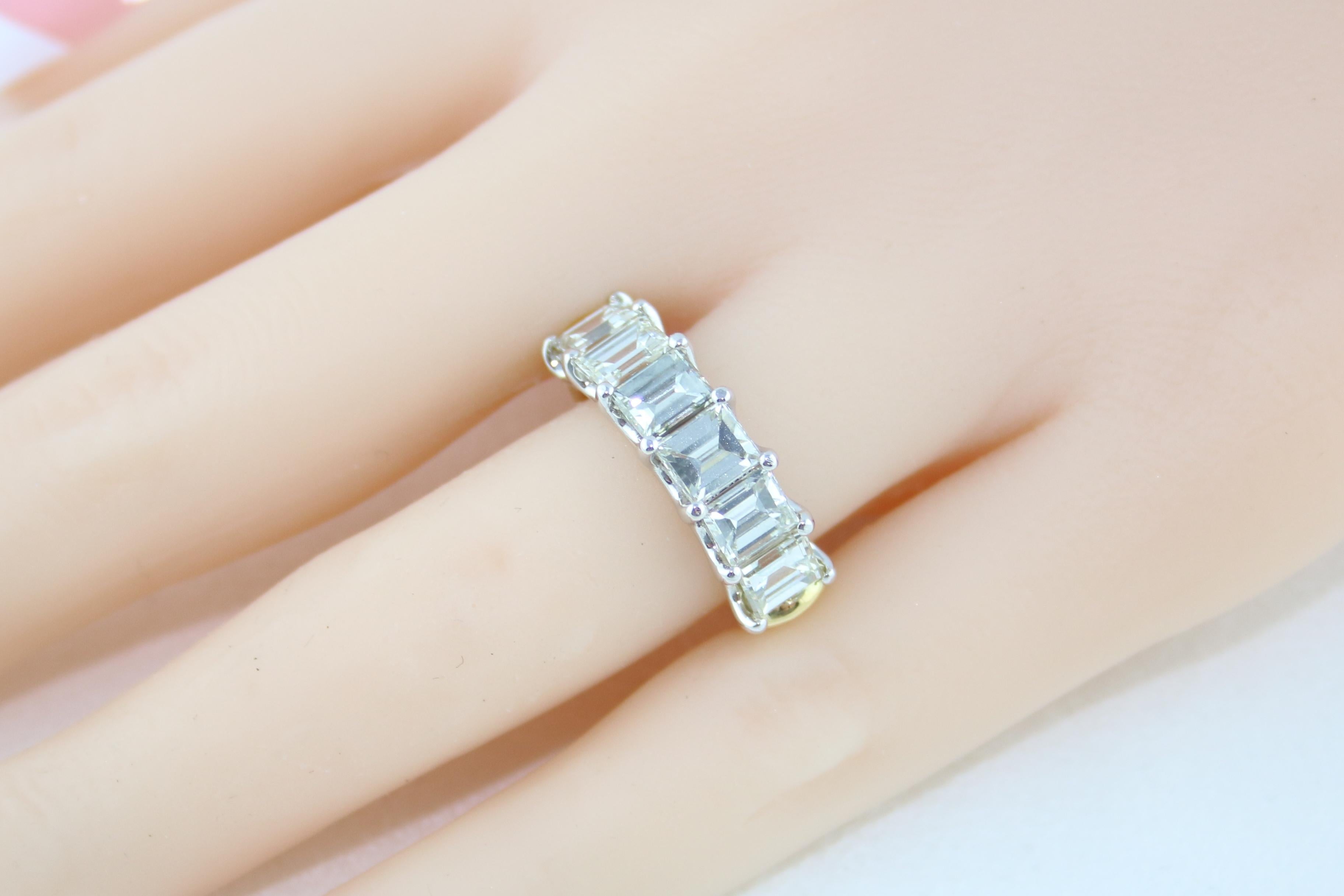 Asscher Cut 3.14 Carat Carre Cut Diamonds Gold Six-Stone Half Band Ring For Sale