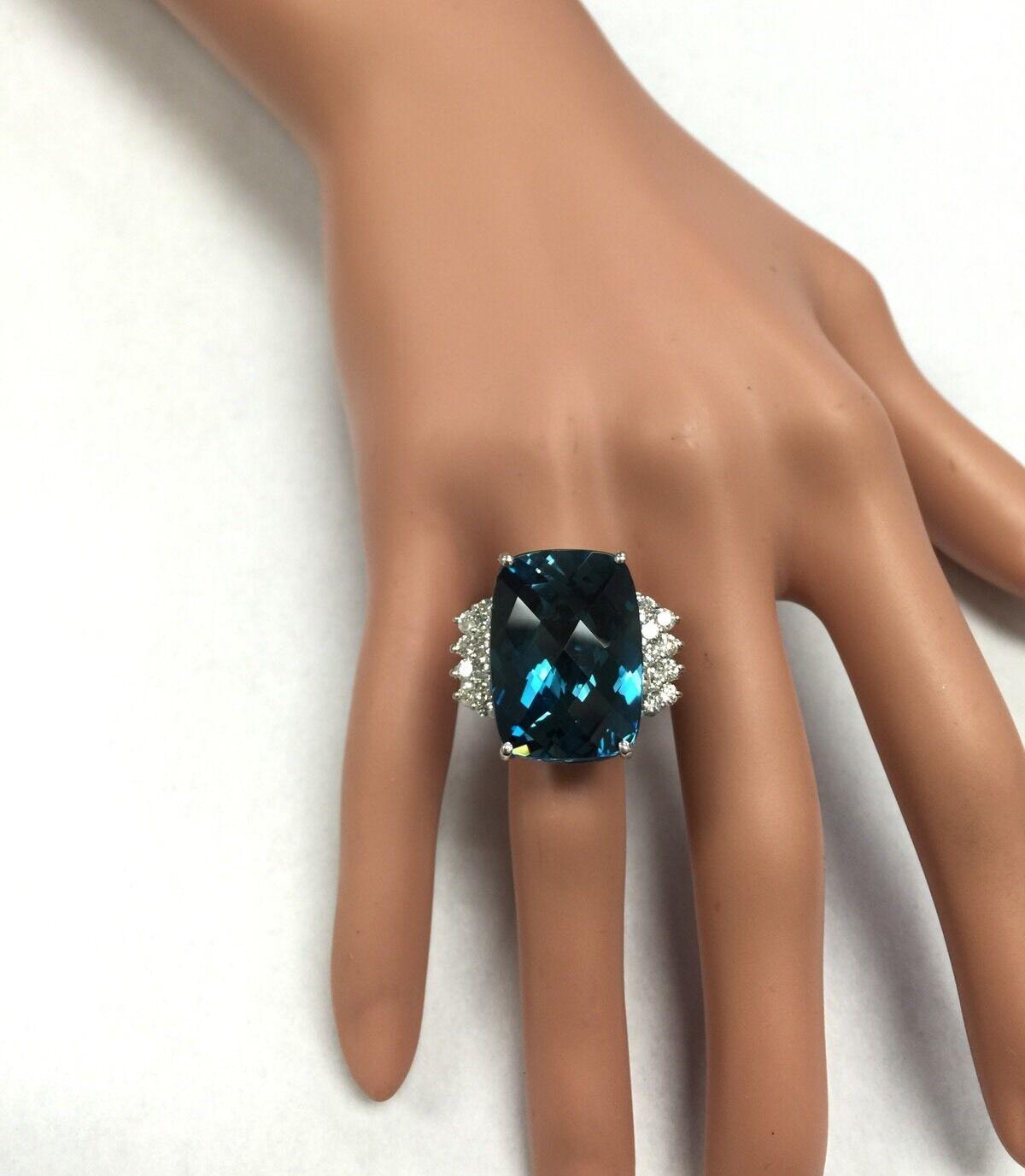 31.40 Carats Natural London Blue Topaz and Diamond 14k Solid White Gold Ring In New Condition For Sale In Los Angeles, CA