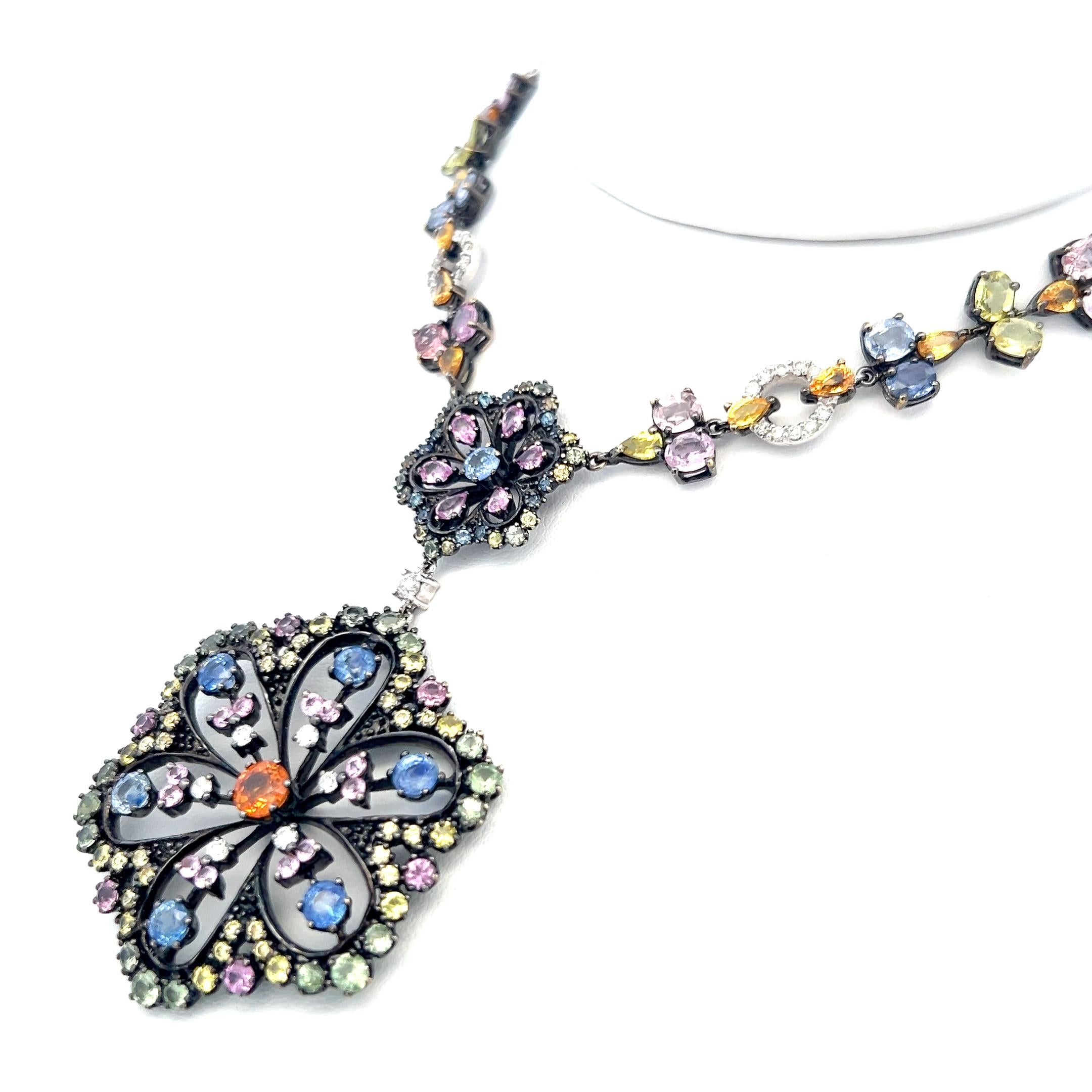 Titre :
31.42 Carat Oval Shape and Pear Shape and Round Brilliant Sapphire 0.83 Carat Round Brilliant H SI Diamond 18 Karat Gold Pendant Necklace
Le style :
Pendentif
Métal :
Or 18 carats
Pierre précieuse 1 :
Diamant de 0,83 carat
Nombre de pierres