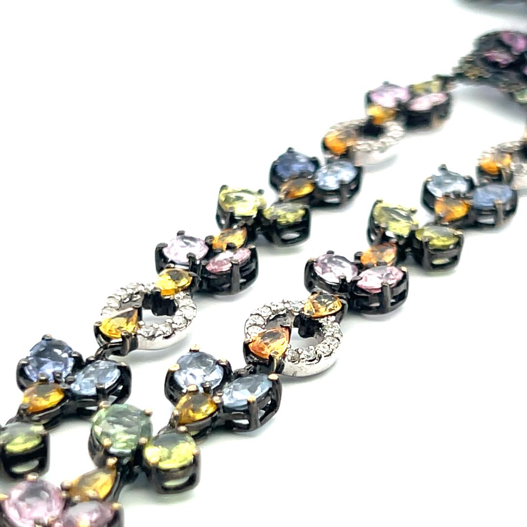 Collier pendentif en or 18 carats avec saphirs de 31,42 carats et diamants ronds de 0,83 carat H-SI en vente 2