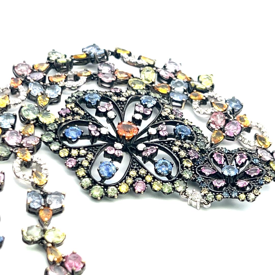 Collier pendentif en or 18 carats avec saphirs de 31,42 carats et diamants ronds de 0,83 carat H-SI en vente 4