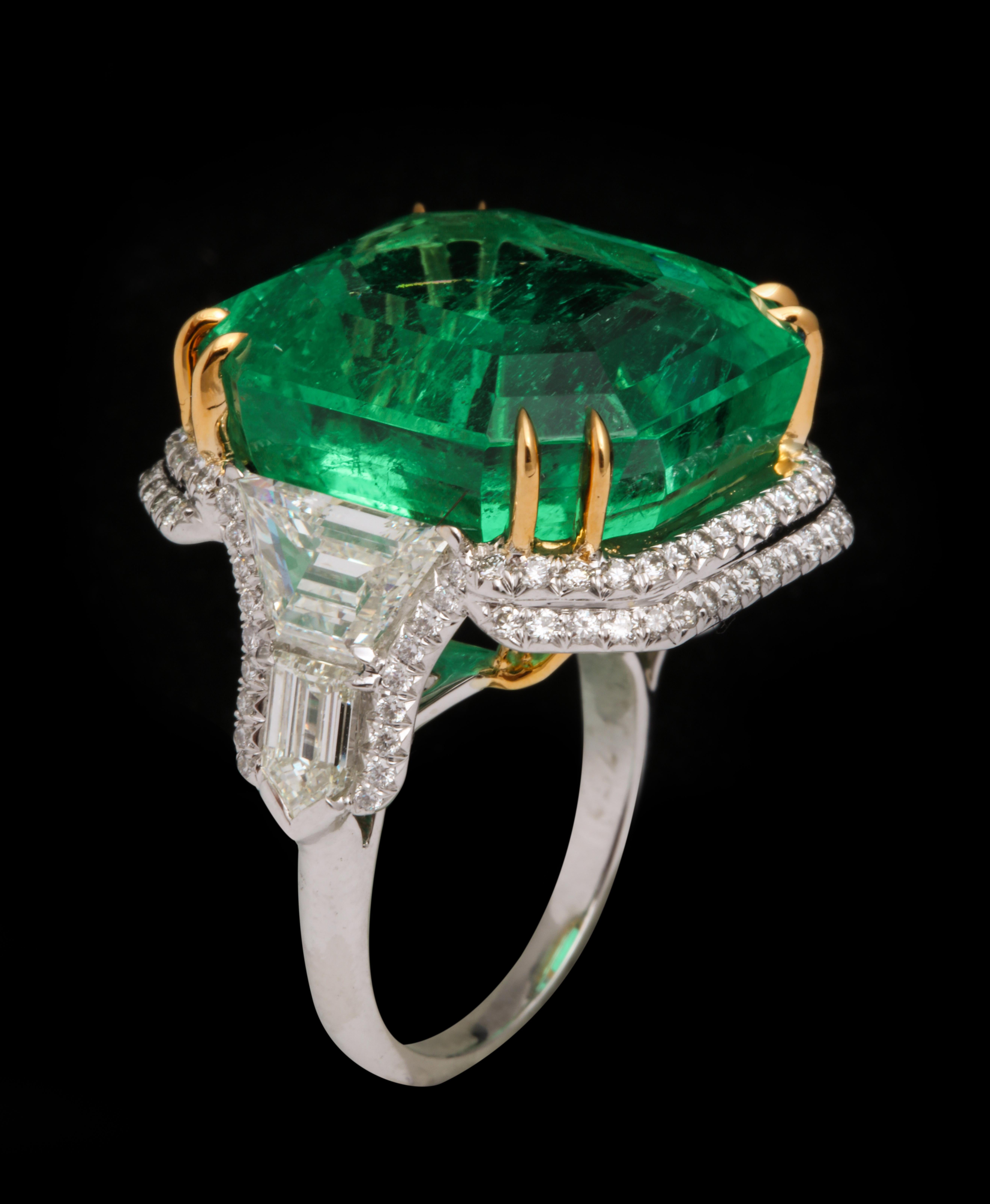 Modern 31.49 Carat Colombian Emerald Ring For Sale