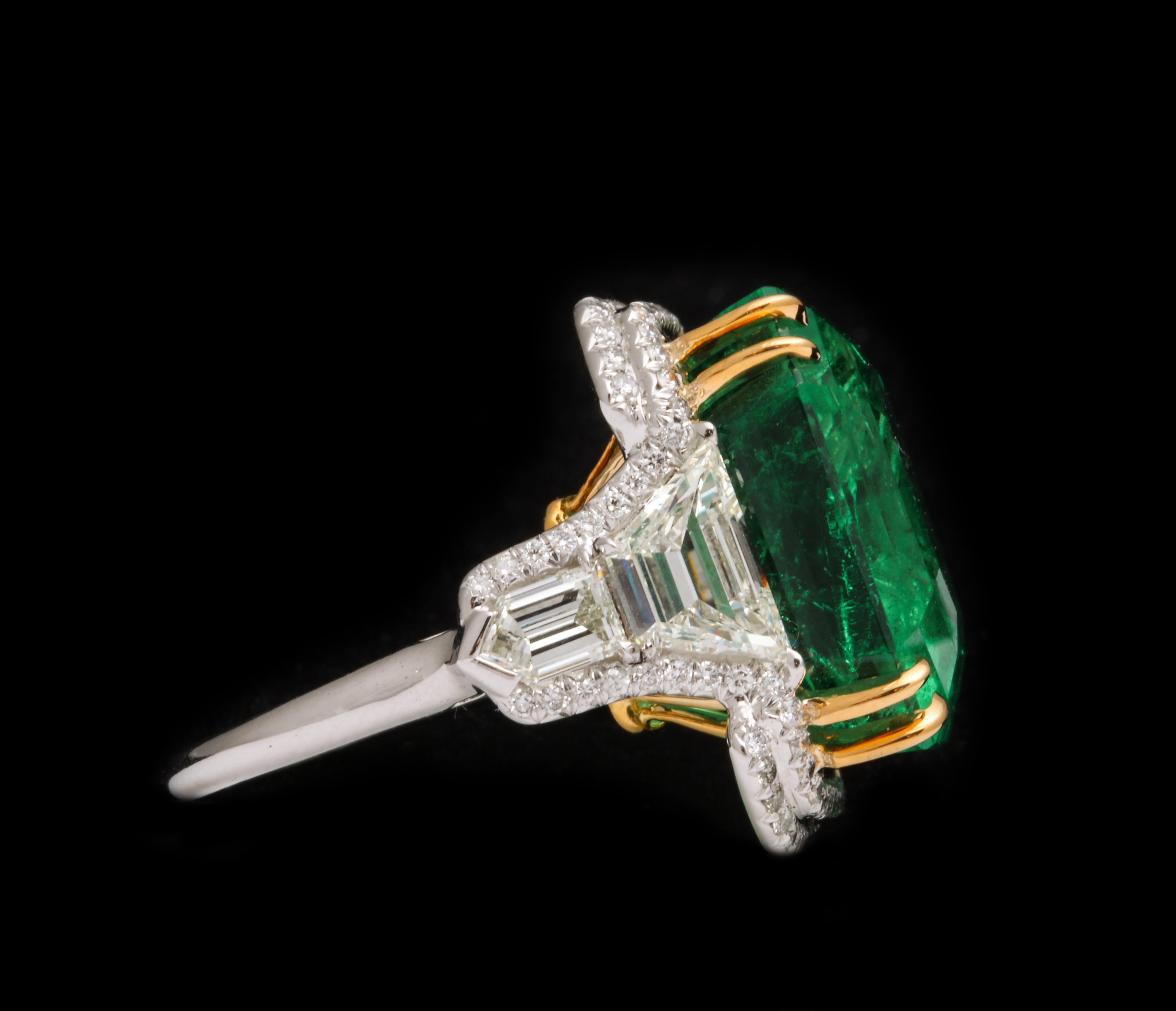 31.49 Carat Colombian Emerald Ring In New Condition For Sale In New York, NY