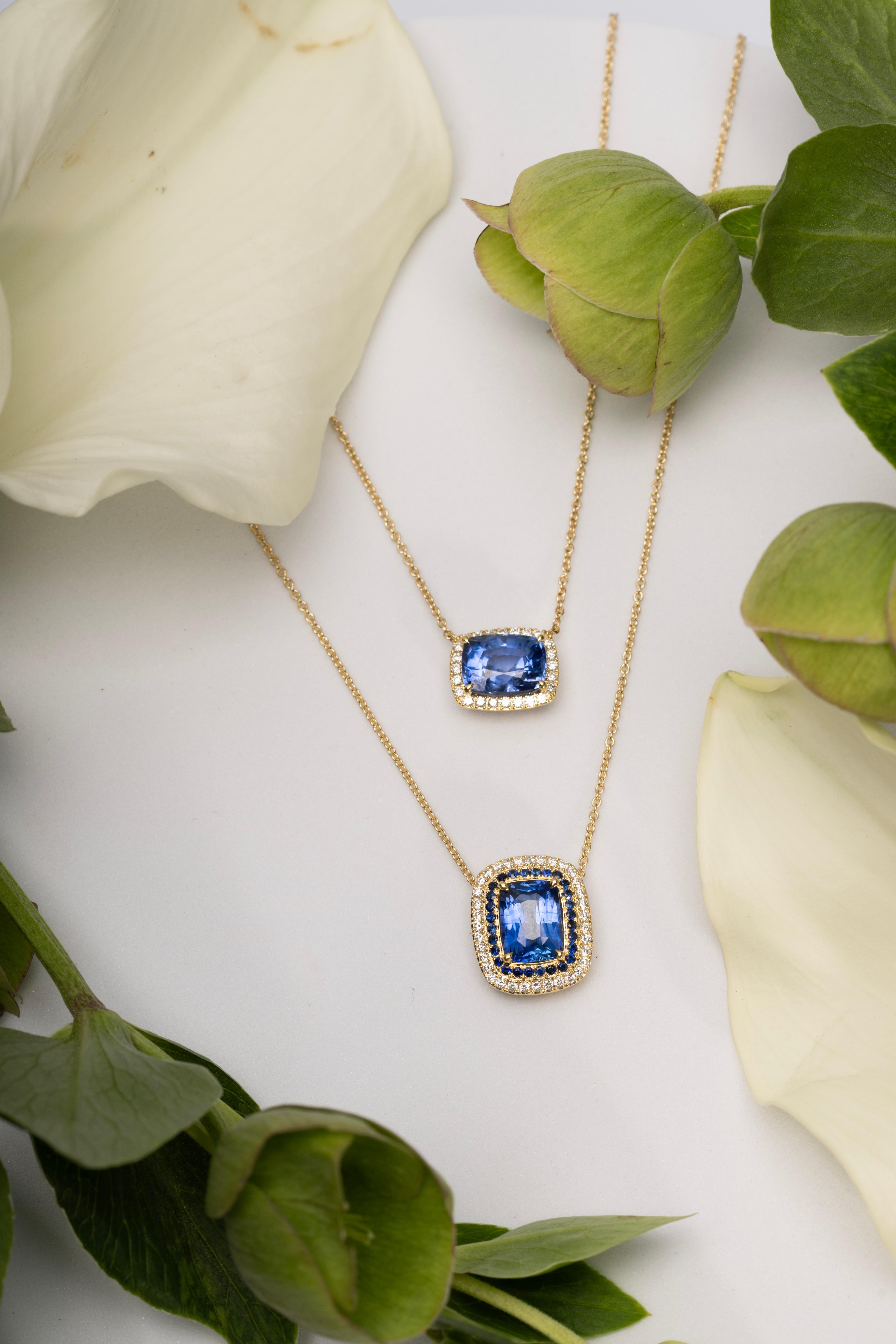 Collier de saphir bleu de 3,14ct avec halo de diamant en or jaune 18K en vente 6