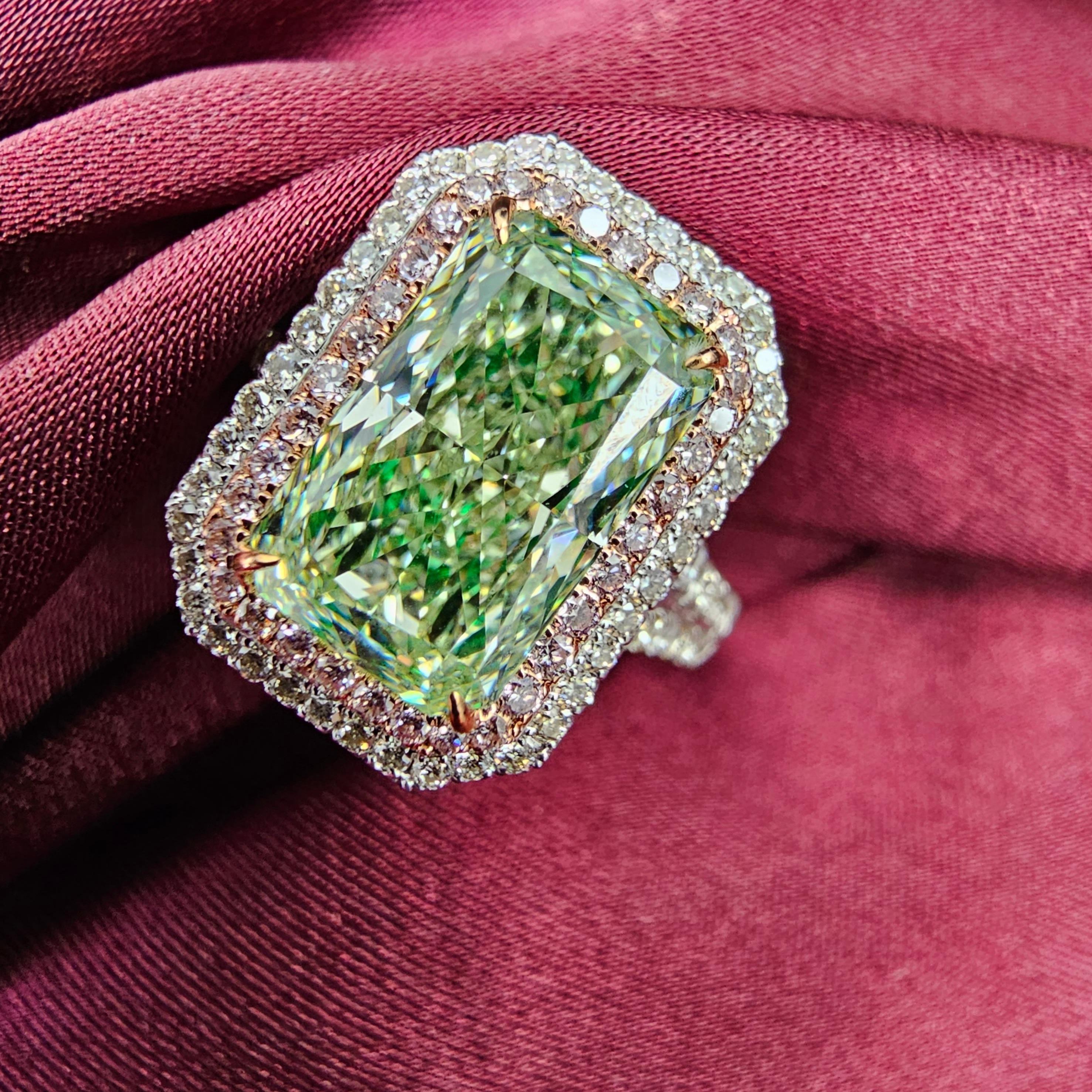 Radiant Cut 3 Carat Elongated Radiant Green Diamond Ring For Sale
