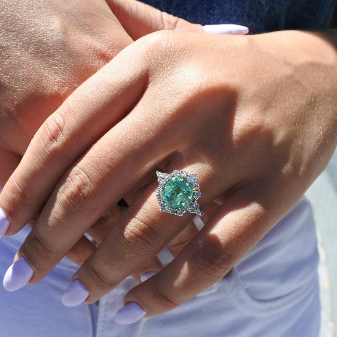 Art Deco 3.15 Carat Emerald and Diamonds Ring 18 Karat White Gold 