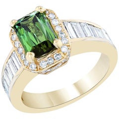 Bague en or jaune 14 carats avec diamants et tourmaline verte de 3,15 carats