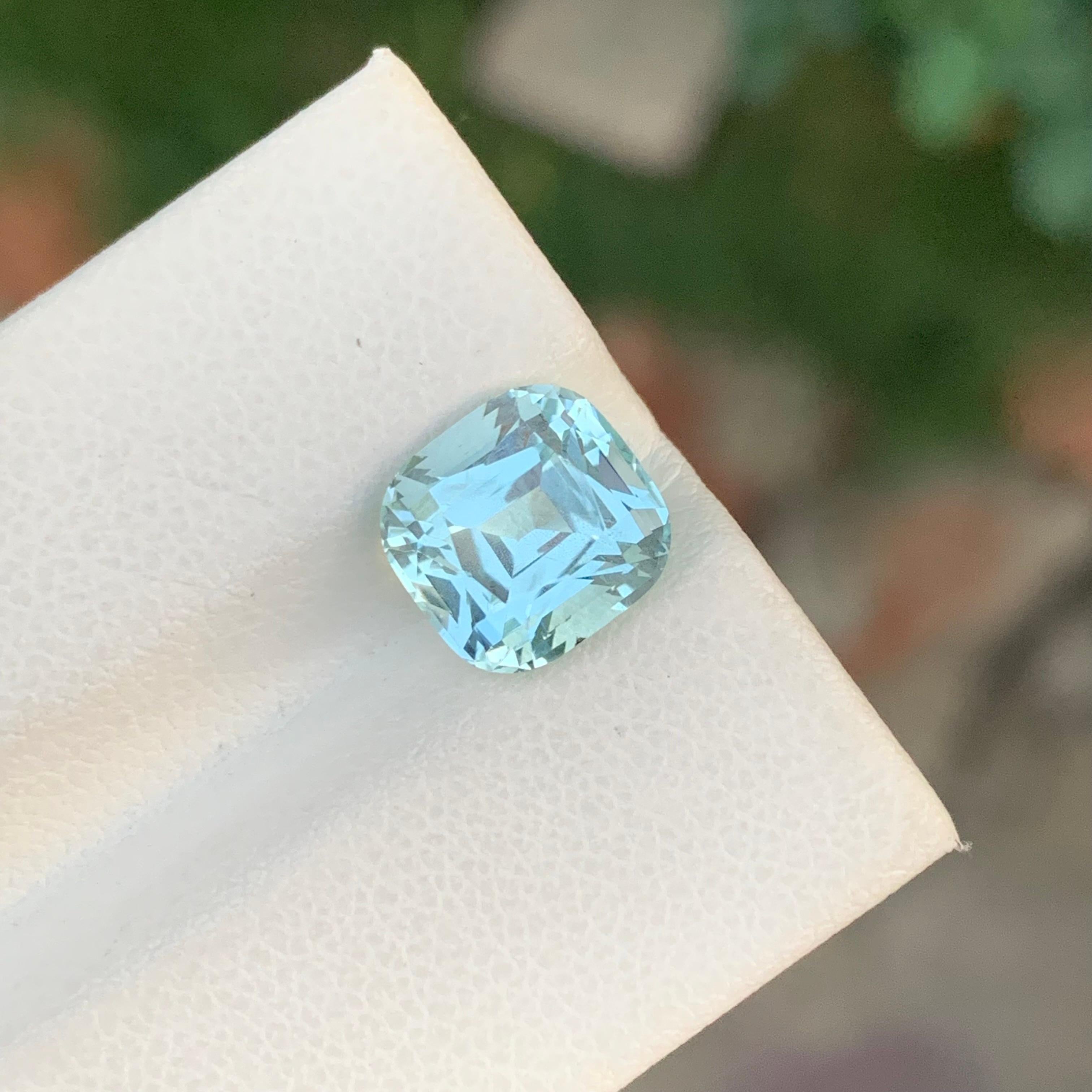 Lose Aquamarin
Gewicht: 3,15 Karat
Abmessung: 9.1 x 8.6 x 6.6 Mm
Farbe : Blassblau
Herkunft: Shigar-Tal, Pakistan
Behandlung: Nicht
Zertifikat : Auf Anfrage
Die Form: Kissen 

Der Aquamarin ist ein fesselnder Edelstein, der für seine bezaubernden