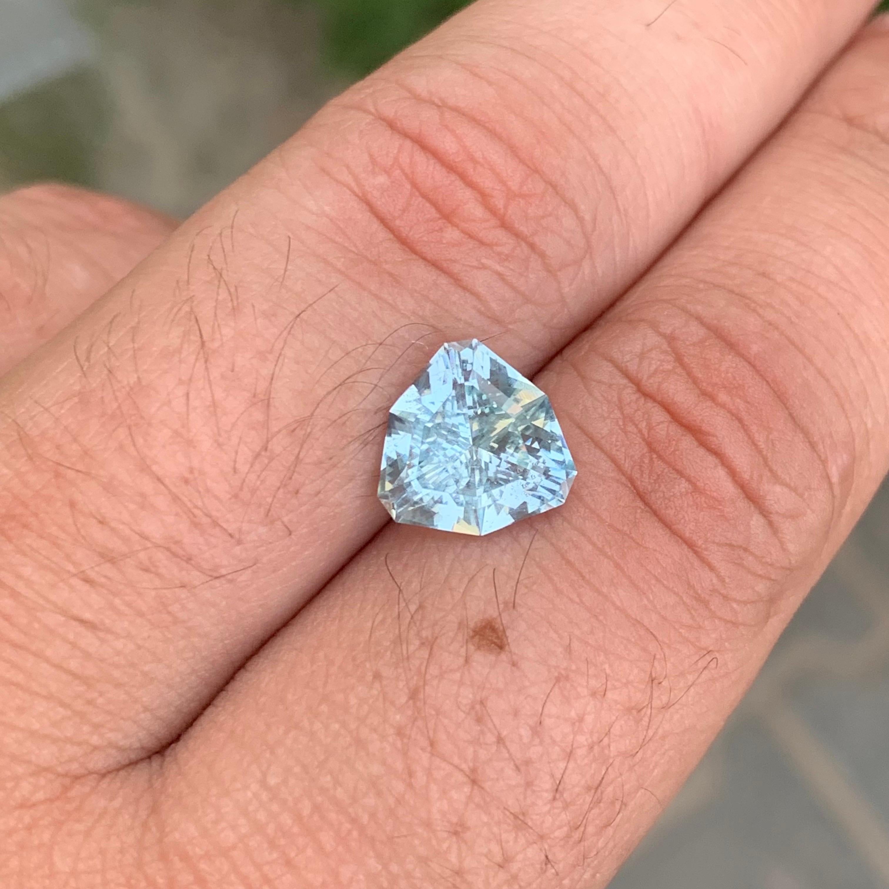 3,15 carati di acquamarina naturale sfusa a forma di trilione Gemma del Pakistan in vendita 5