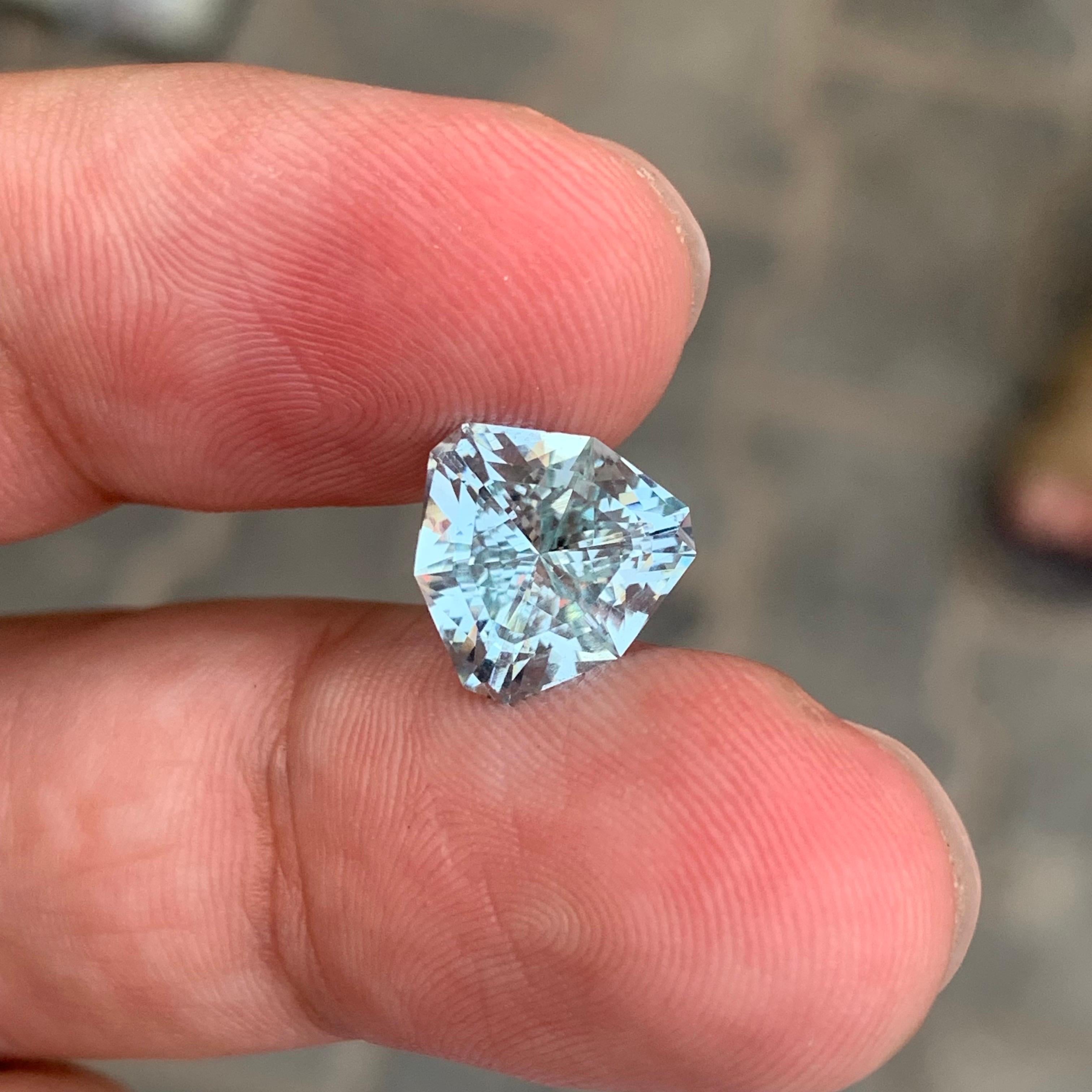 3,15 carati di acquamarina naturale sfusa a forma di trilione Gemma del Pakistan in vendita 2