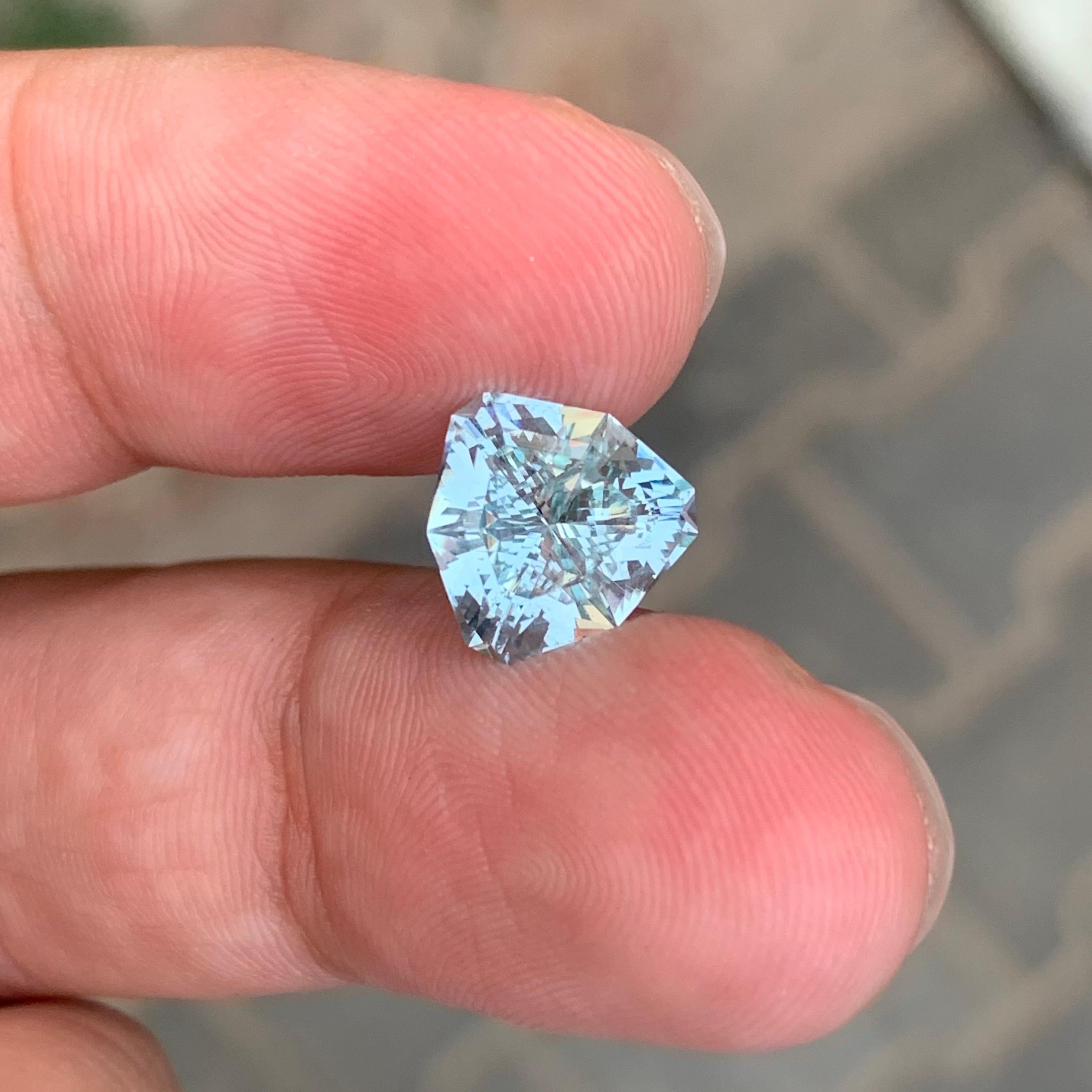 3,15 carati di acquamarina naturale sfusa a forma di trilione Gemma del Pakistan in vendita 3
