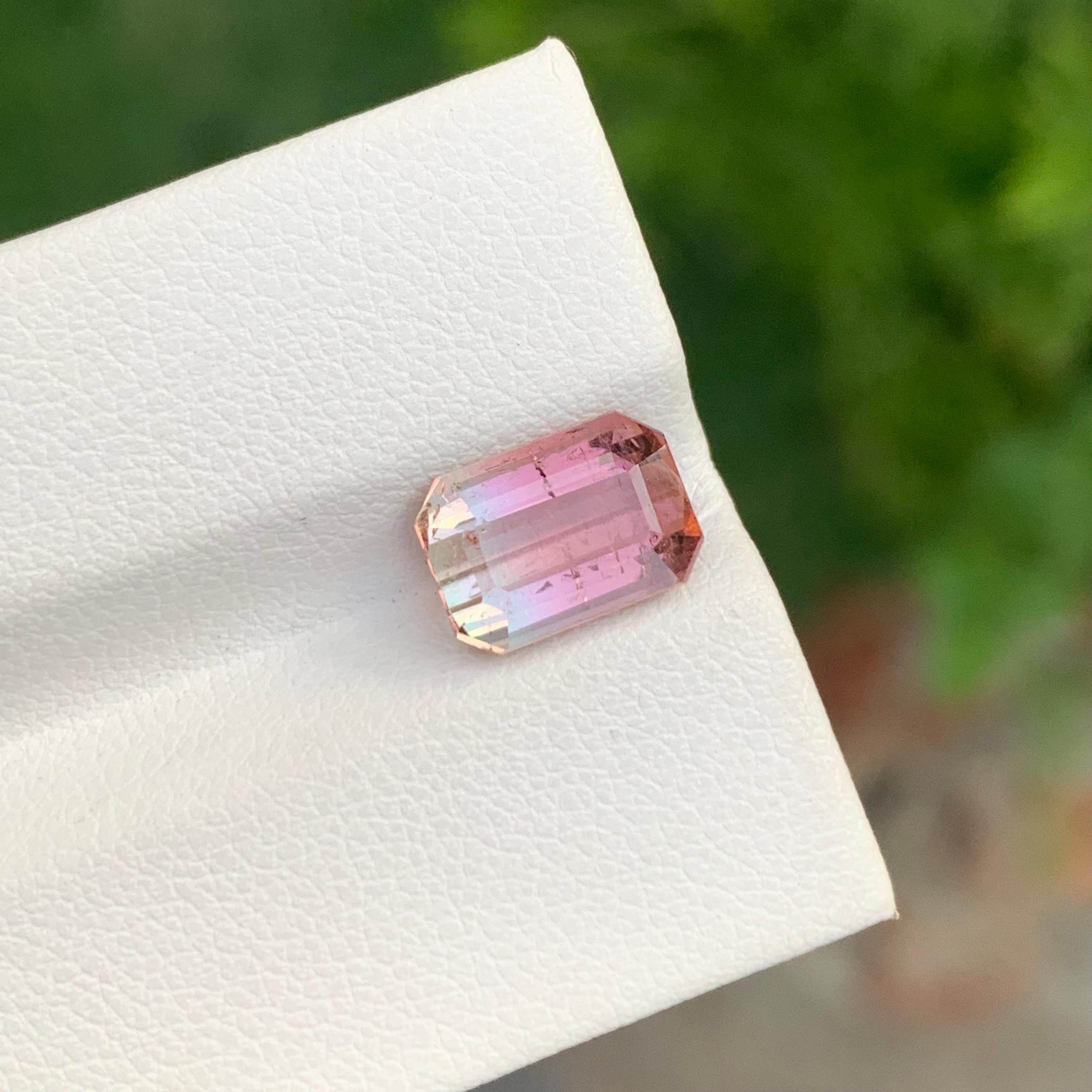 Loser zweifarbiger Turmalin

Gewicht: 3,15 Karat
Abmessung: 9.6 x 6.8 x 5.2 Mm
Farbe: Rosa und cremiges Weiß 
Herkunft: Afghanistan
Zertifikat: Auf Anfrage
Behandlung: Nicht
Die Form: Smaragd


Der Turmalin ist ein faszinierender Edelstein, der für