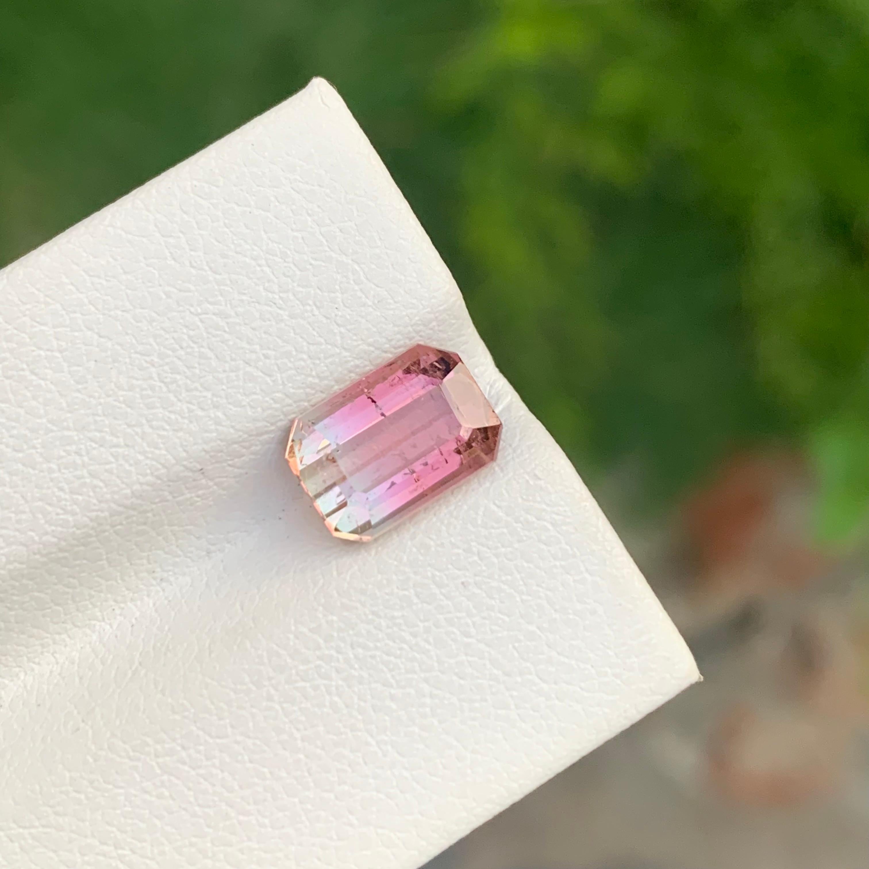 3.15 Karat natürlicher loser, mehrfarbiger Turmalin in Smaragdform für Schmuck im Zustand „Neu“ im Angebot in Peshawar, PK