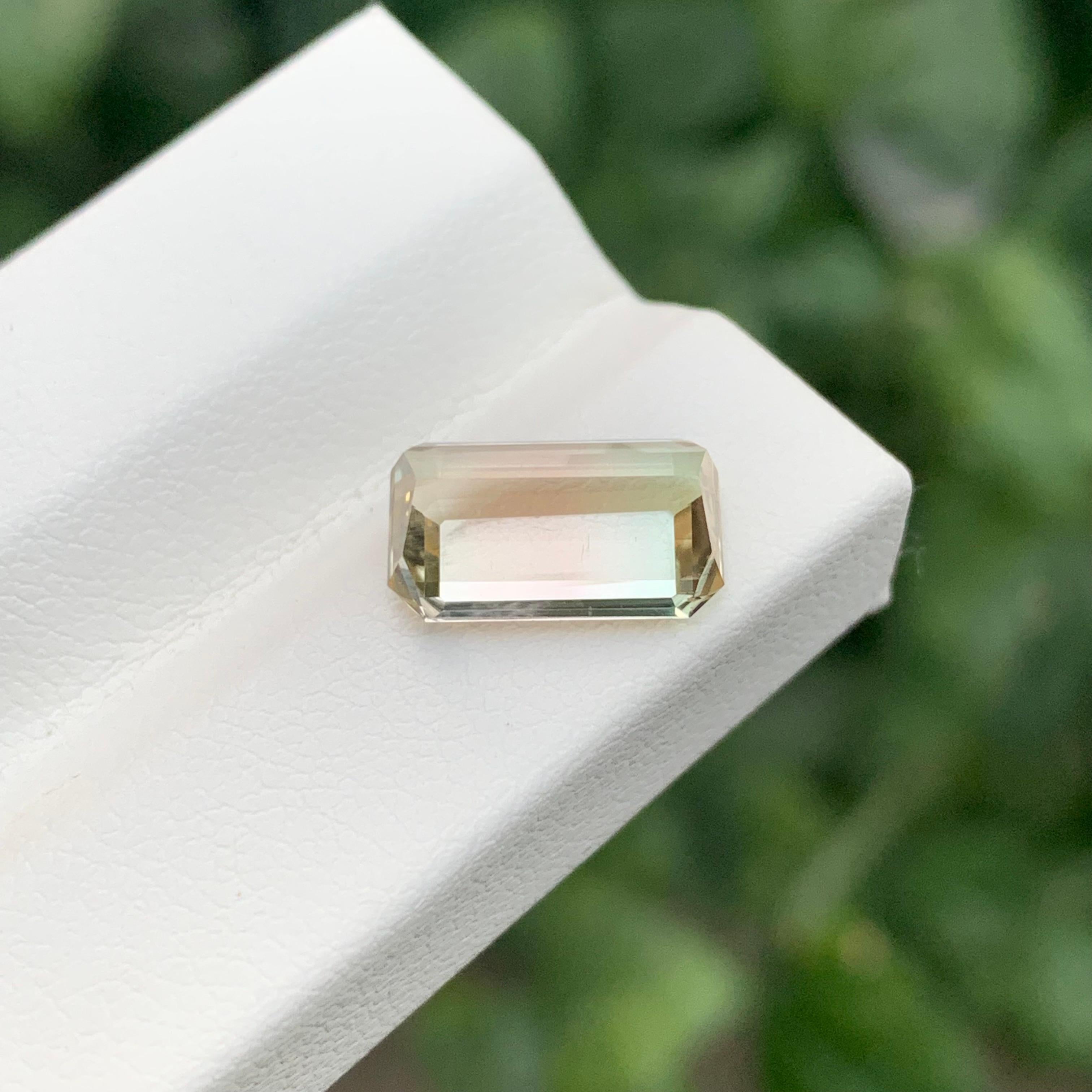 3.15 Karat Natürlicher loser zweifarbiger Turmalin Smaragdform Edelstein für Damen oder Herren im Angebot