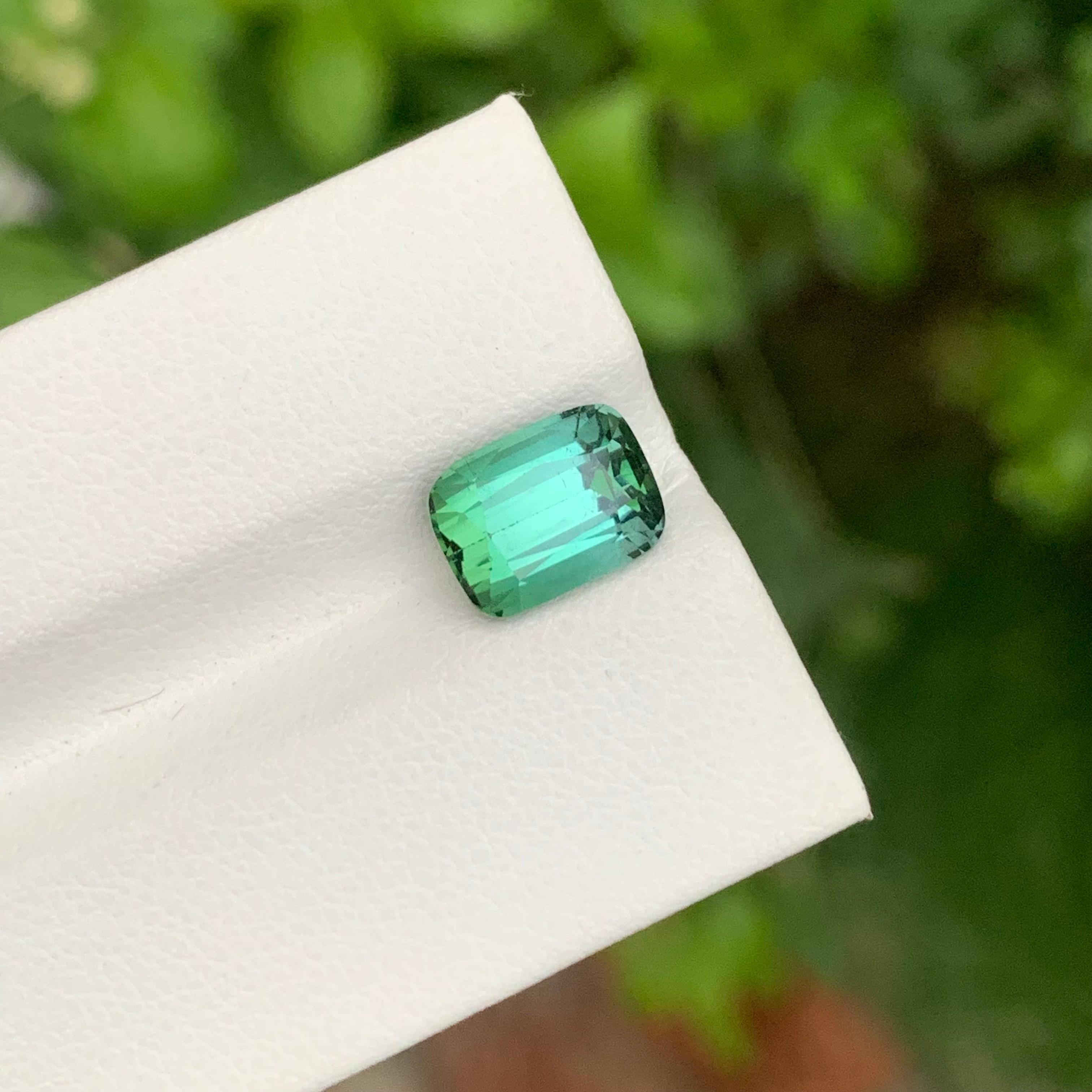 Tourmaline naturelle non sertie vert bleuté taille coussin de 3,15 carats pour bijoux Unisexe en vente