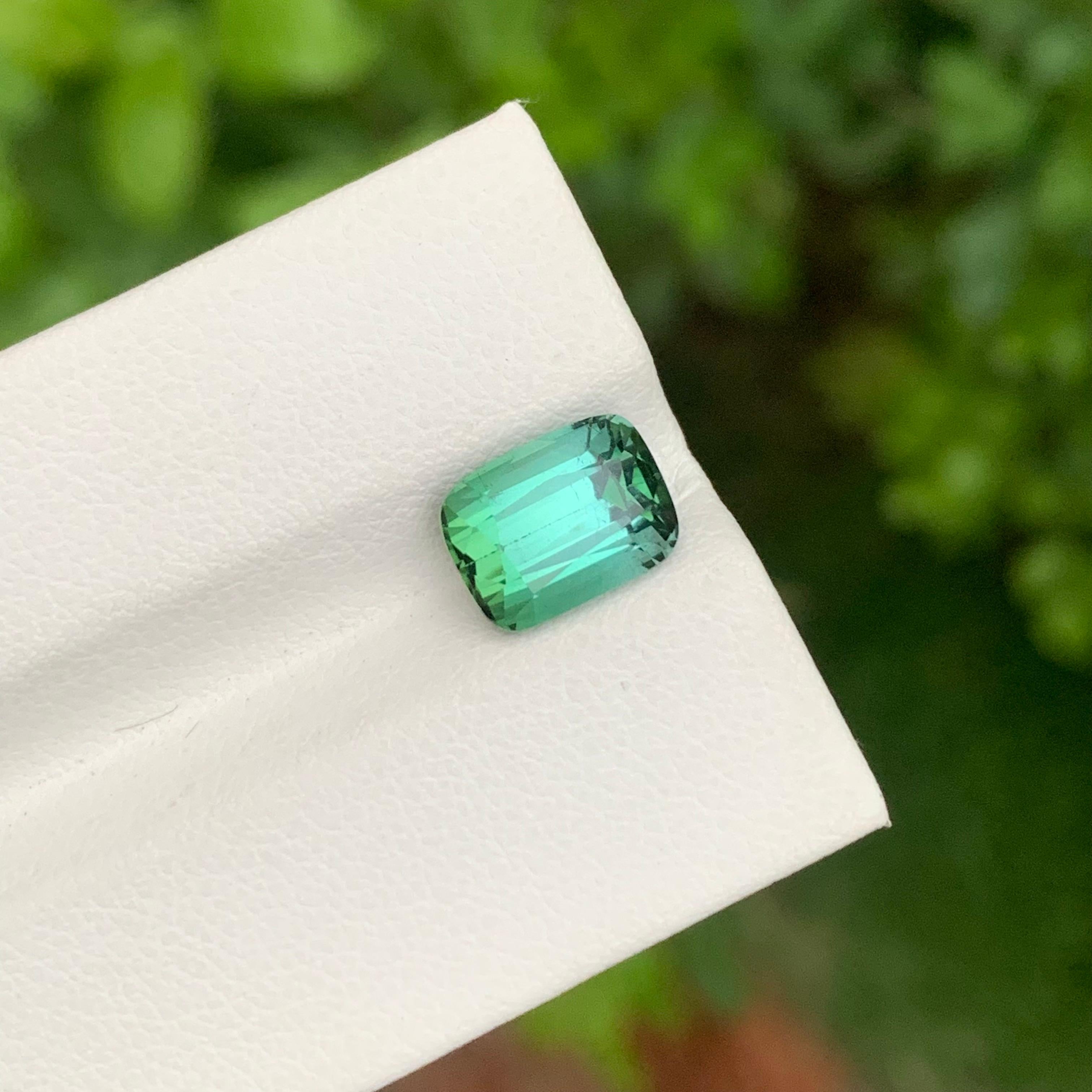 Tourmaline naturelle non sertie vert bleuté taille coussin de 3,15 carats pour bijoux en vente 1