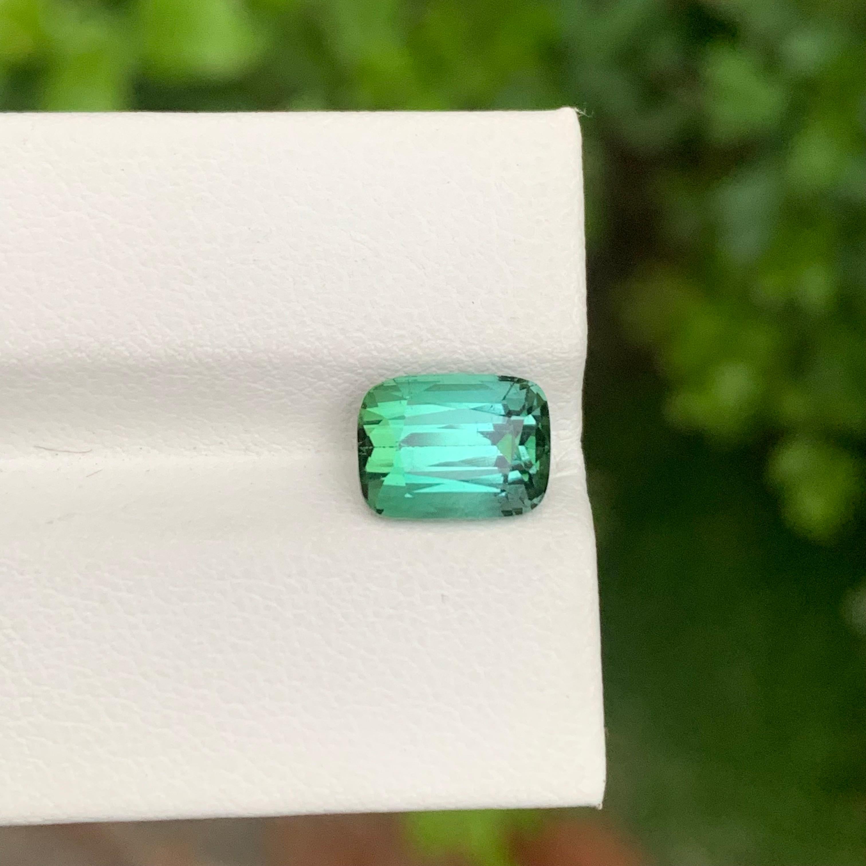 Tourmaline naturelle non sertie vert bleuté taille coussin de 3,15 carats pour bijoux en vente 2