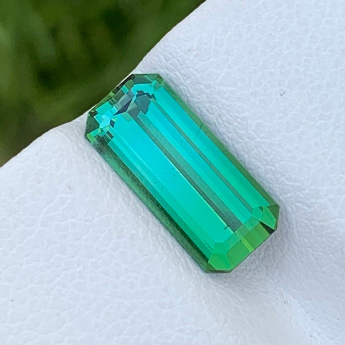 3.15 Carat Natural Loose Bright Green Tourmaline Emerald Shape Gem For Jewellery For Sale 3