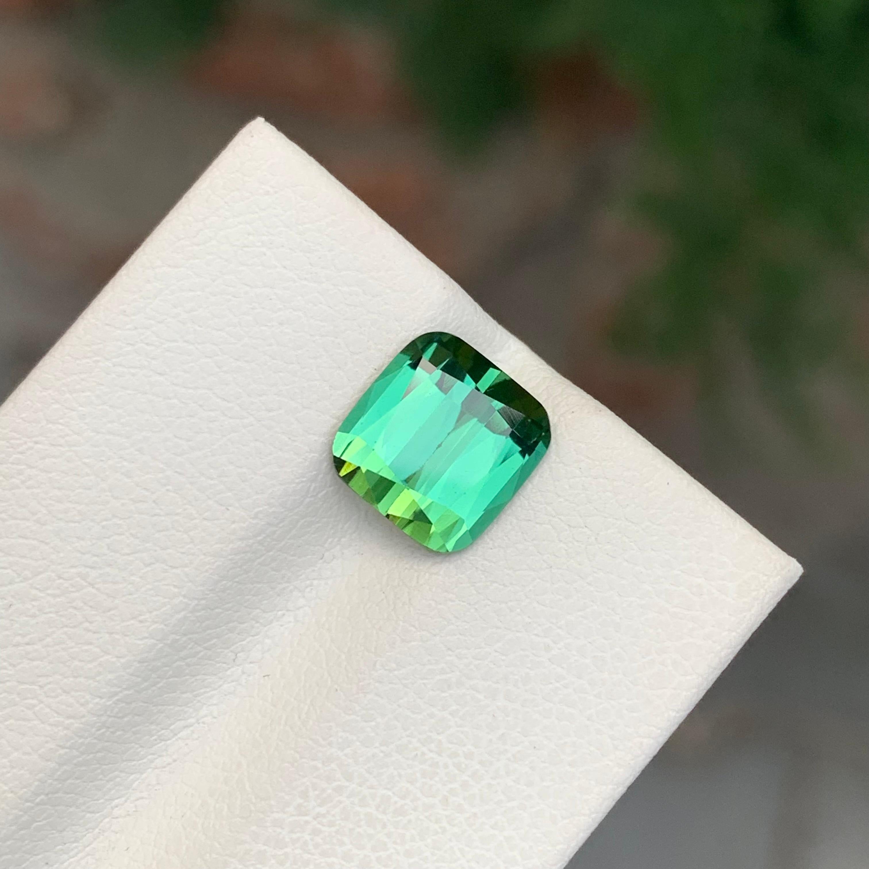 3.15 Carat Natural Loose Bright Green Tourmaline Gem Unisexe en vente