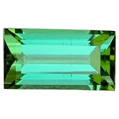 Gema natural suelta de turmalina verde en forma de baguette de 3,15 quilates