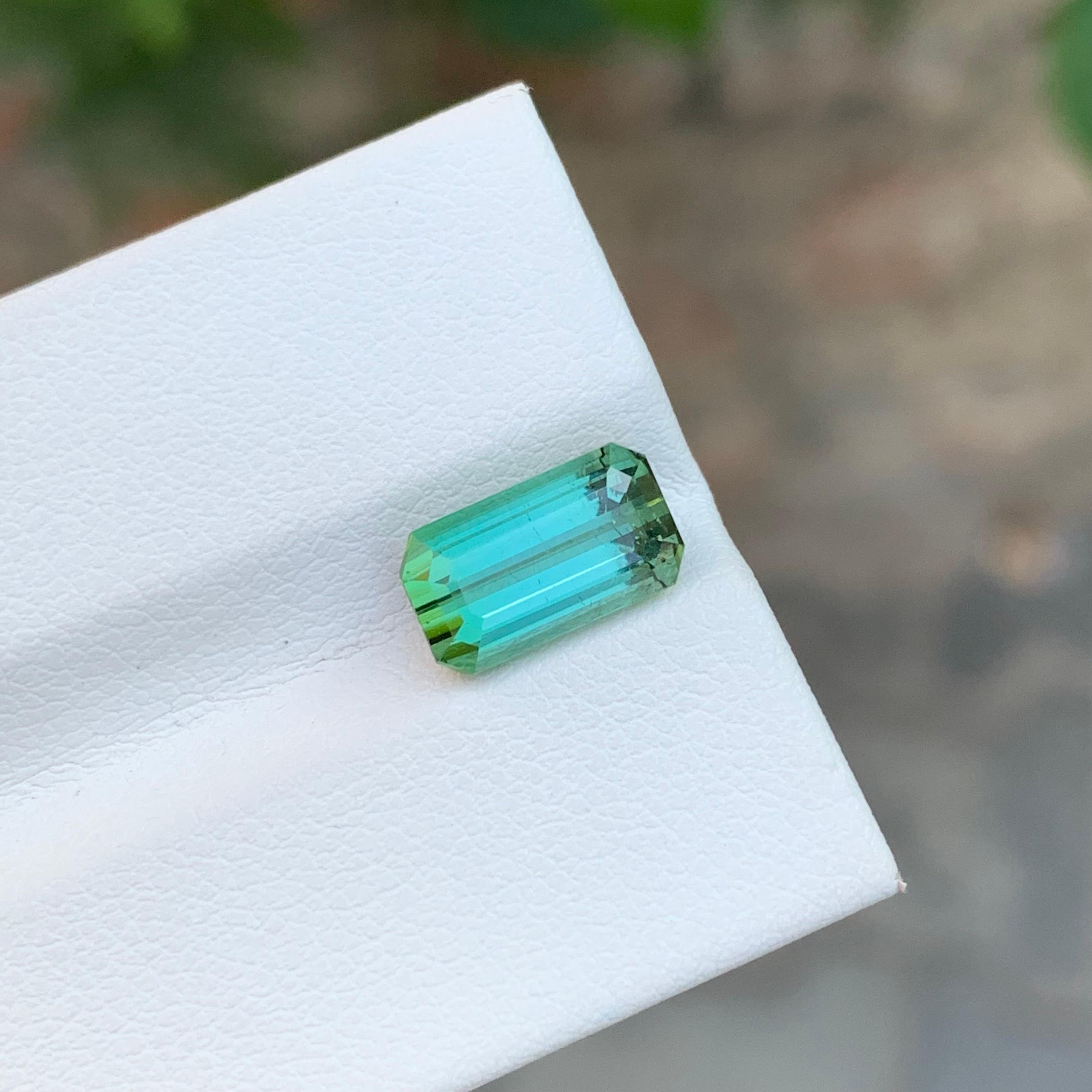 3,15 Karat natürlicher loser blau-grüner Turmalin in Smaragdform für Schmuck (Smaragdschliff) im Angebot