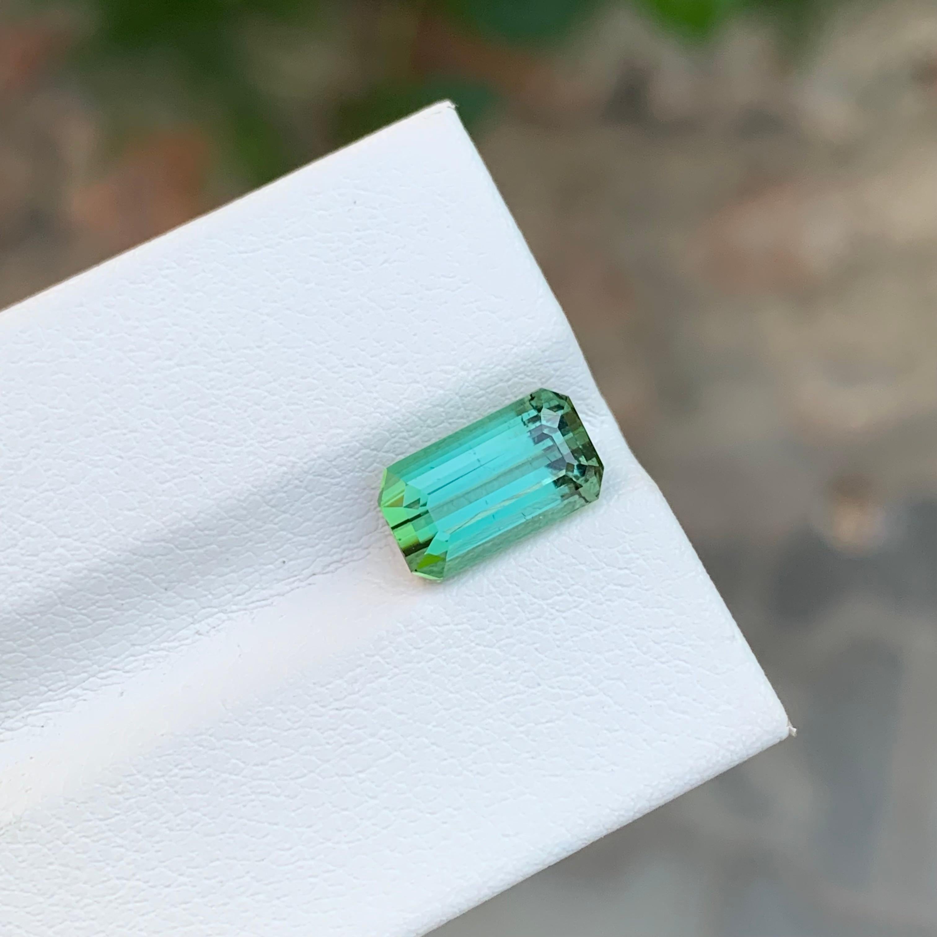 3,15 Karat natürlicher loser blau-grüner Turmalin in Smaragdform für Schmuck im Angebot 3