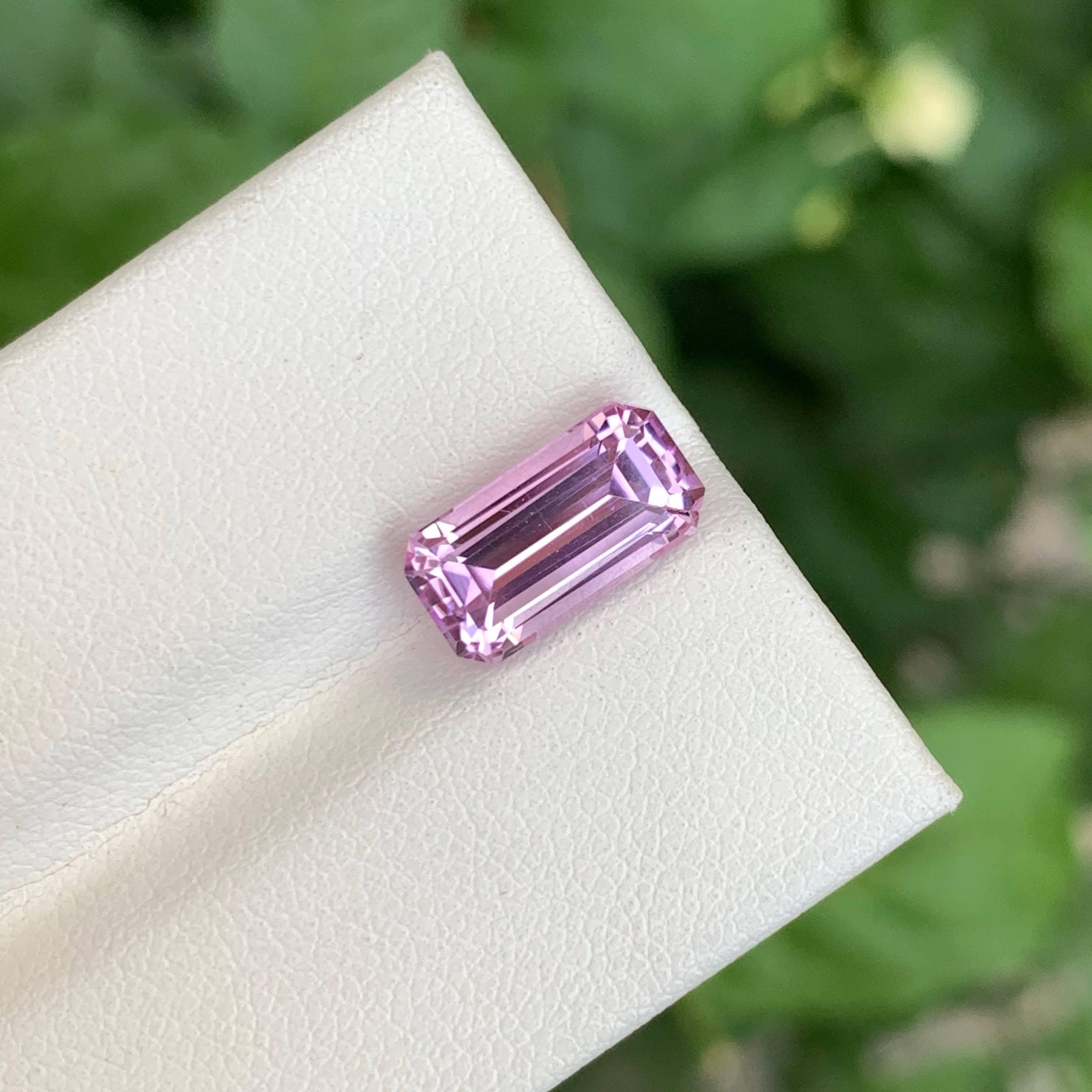 3.15 Carat Natural Loose Purple Kunzite Emerald Cut Natural Nigerian Gemstone (pierre précieuse nigériane) en vente 1