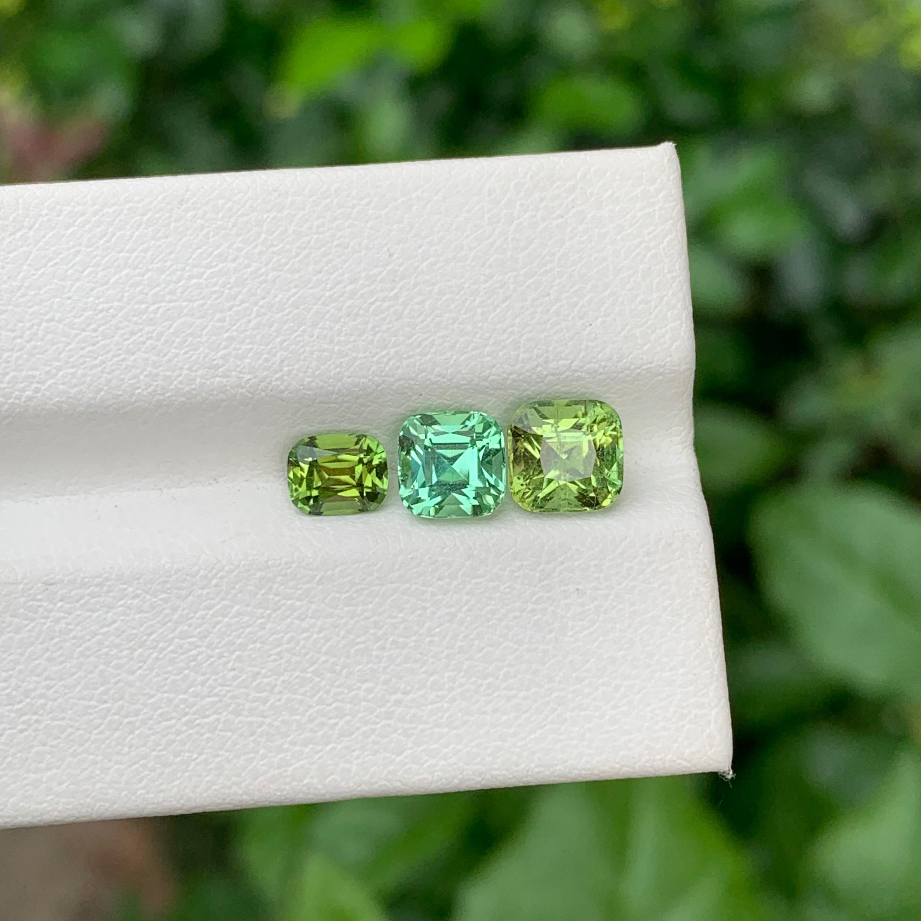 Arts and Crafts Tourmaline naturelle non sertie de 3.15 carats, pierre précieuse pour la fabrication de bijoux en vente
