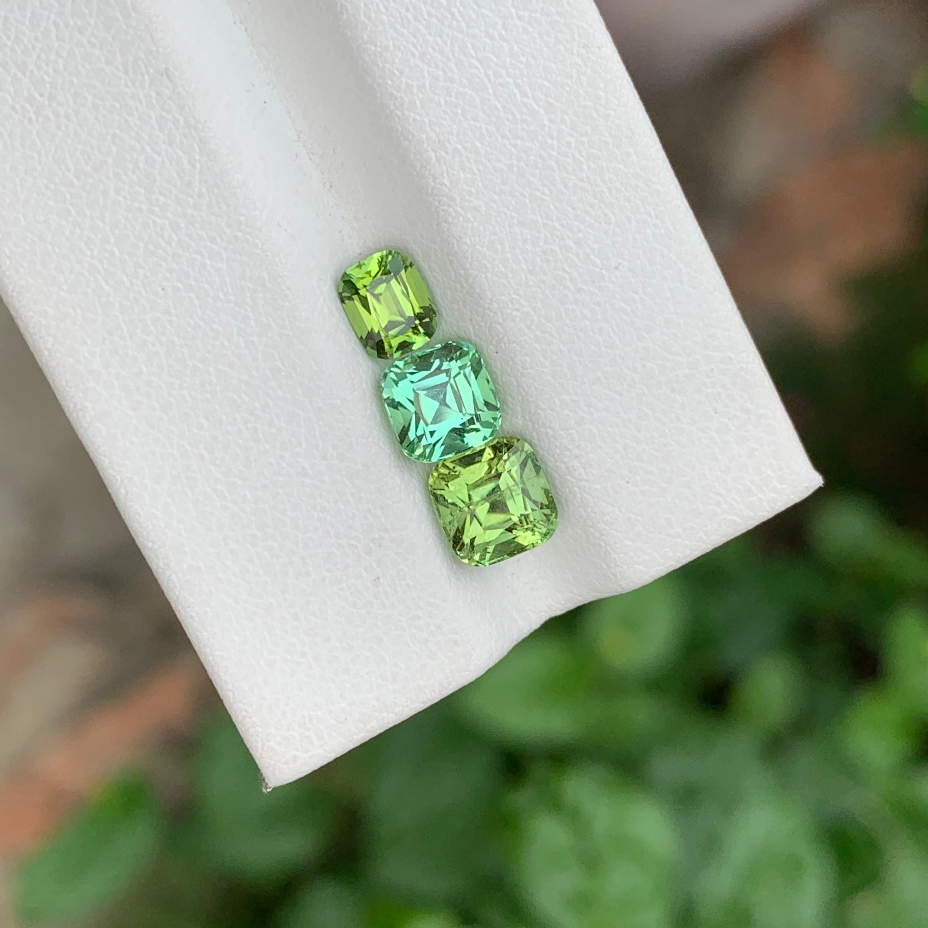 Tourmaline naturelle non sertie de 3.15 carats, pierre précieuse pour la fabrication de bijoux Unisexe en vente