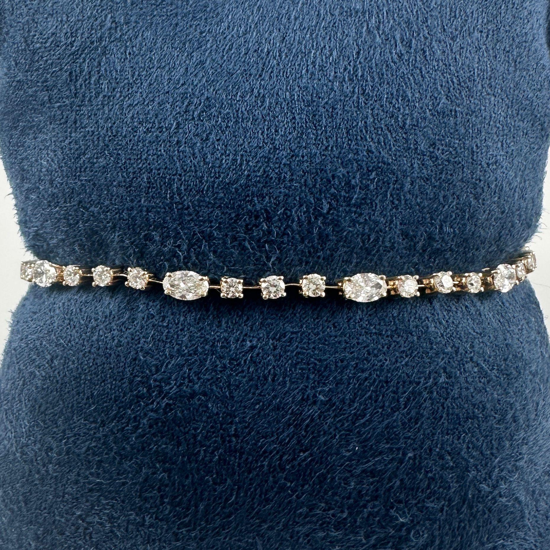 Bracelet de tennis en or jaune 14K avec diamants ovales et ronds de 3,15 carats, 7 pouces Unisexe en vente