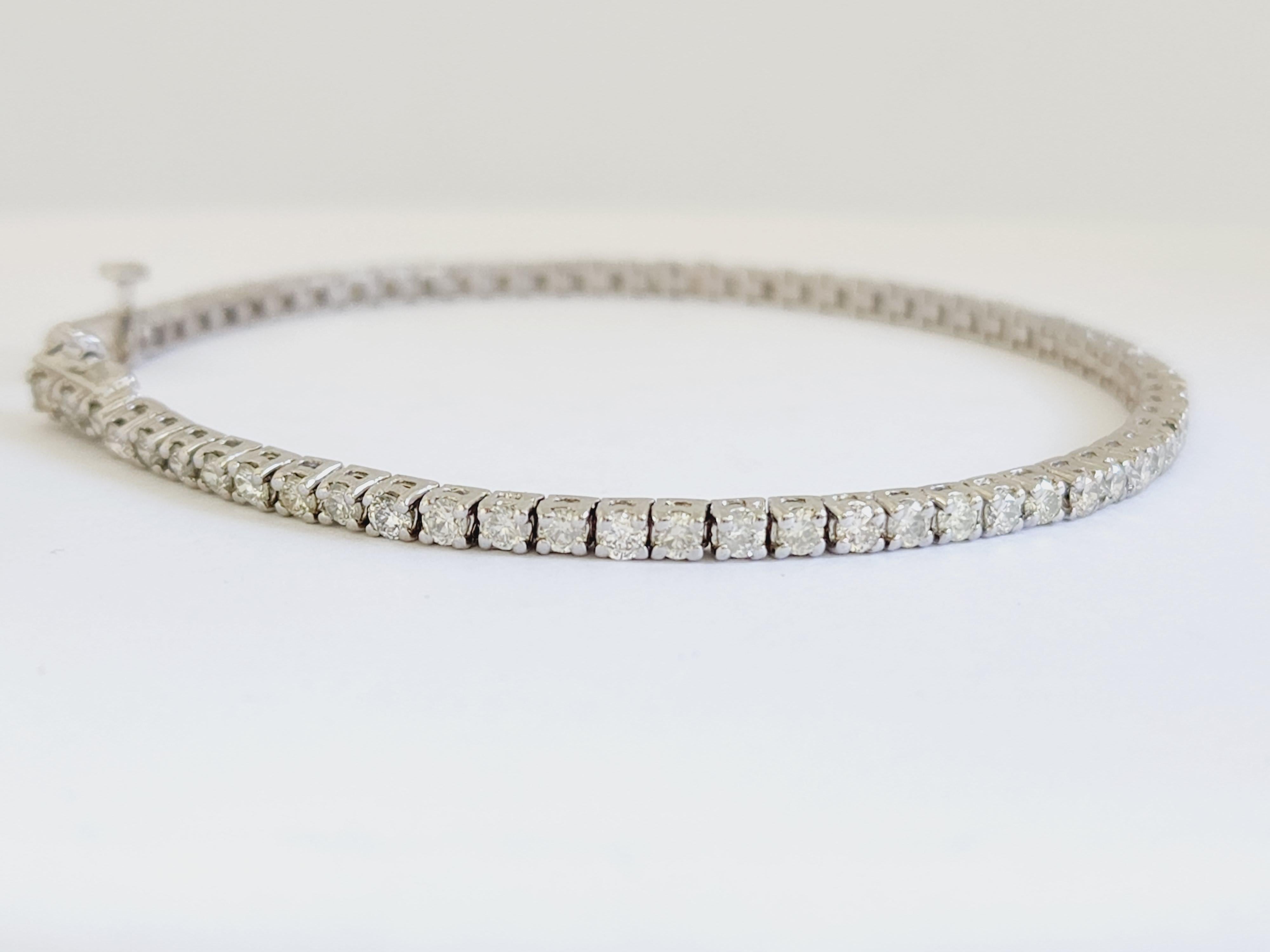 Round Cut 3.15 Carat Round Brilliant Natural Diamond Tennis Bracelet 14 Karat White Gold
