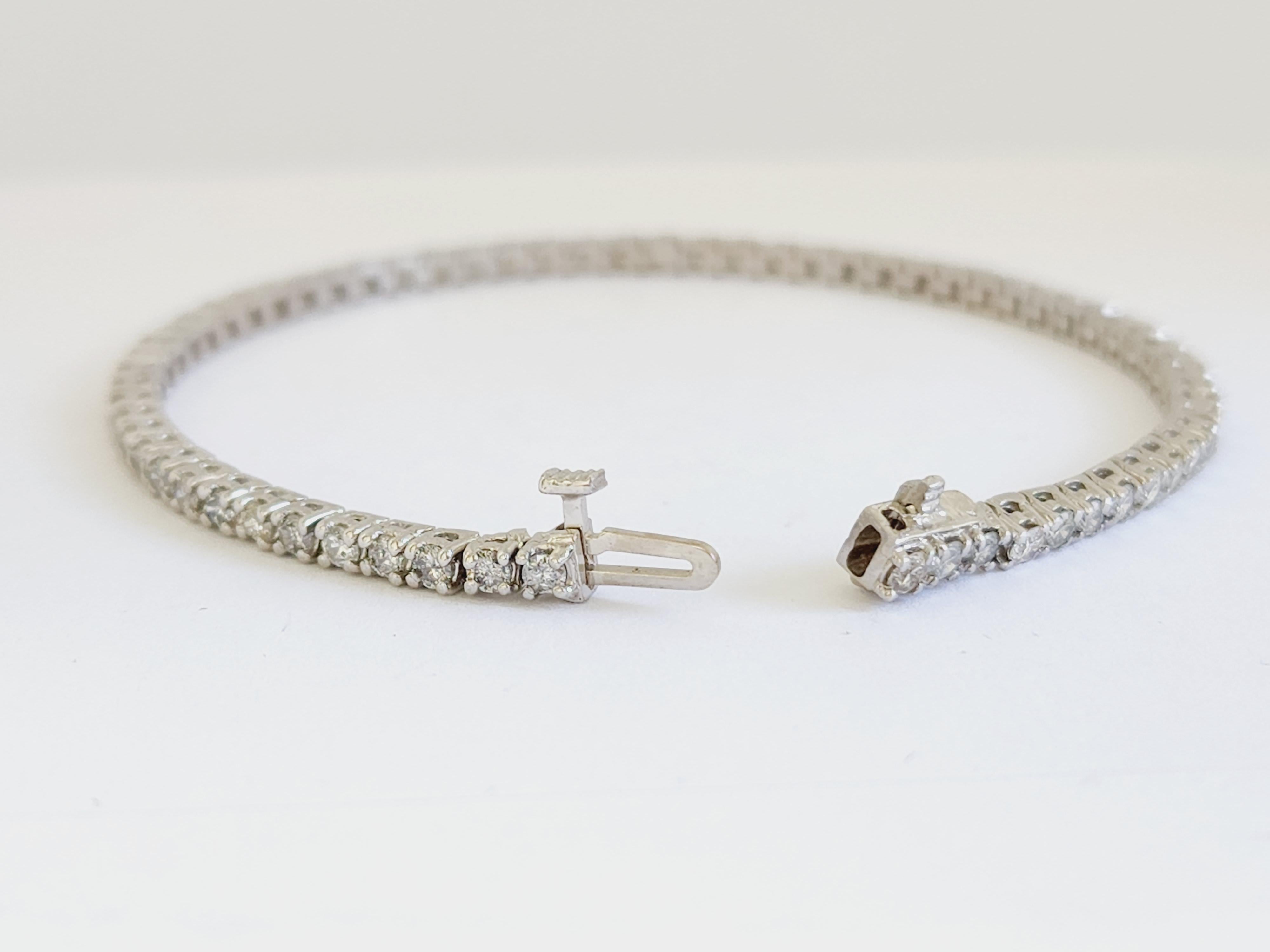 Women's or Men's 3.15 Carat Round Brilliant Natural Diamond Tennis Bracelet 14 Karat White Gold