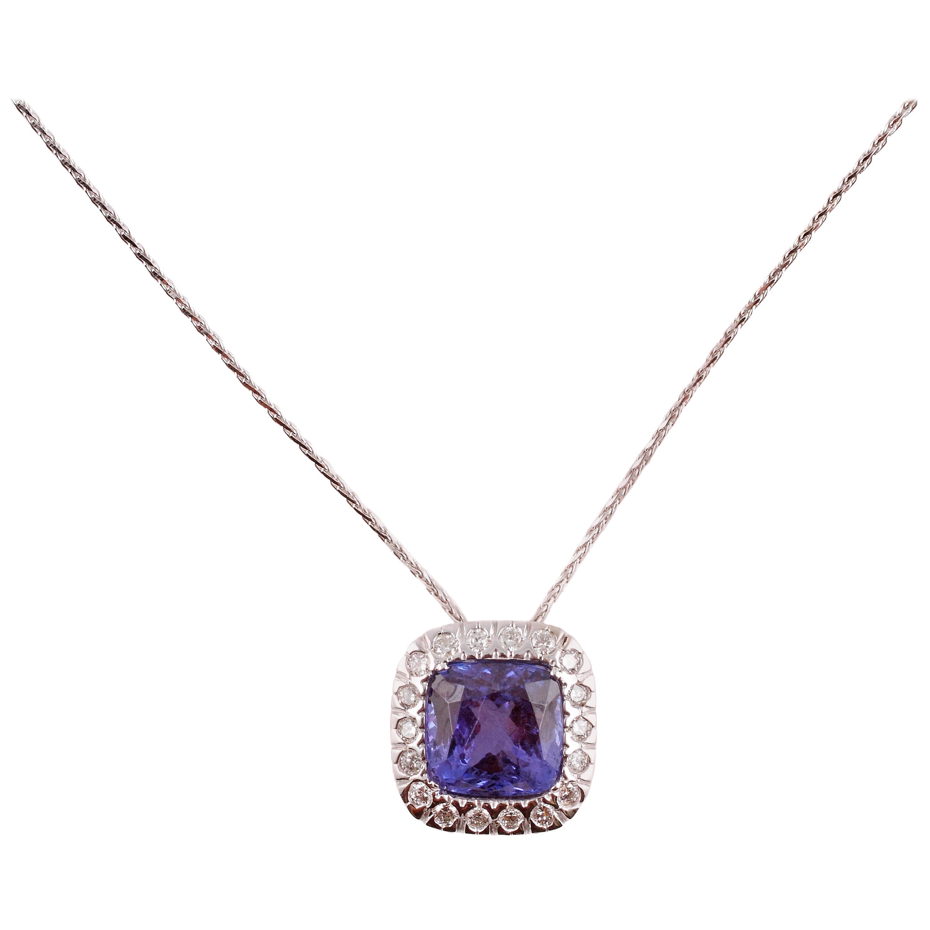 3.15 Carat Tanzanite 0.28 Carat Diamond Necklace For Sale