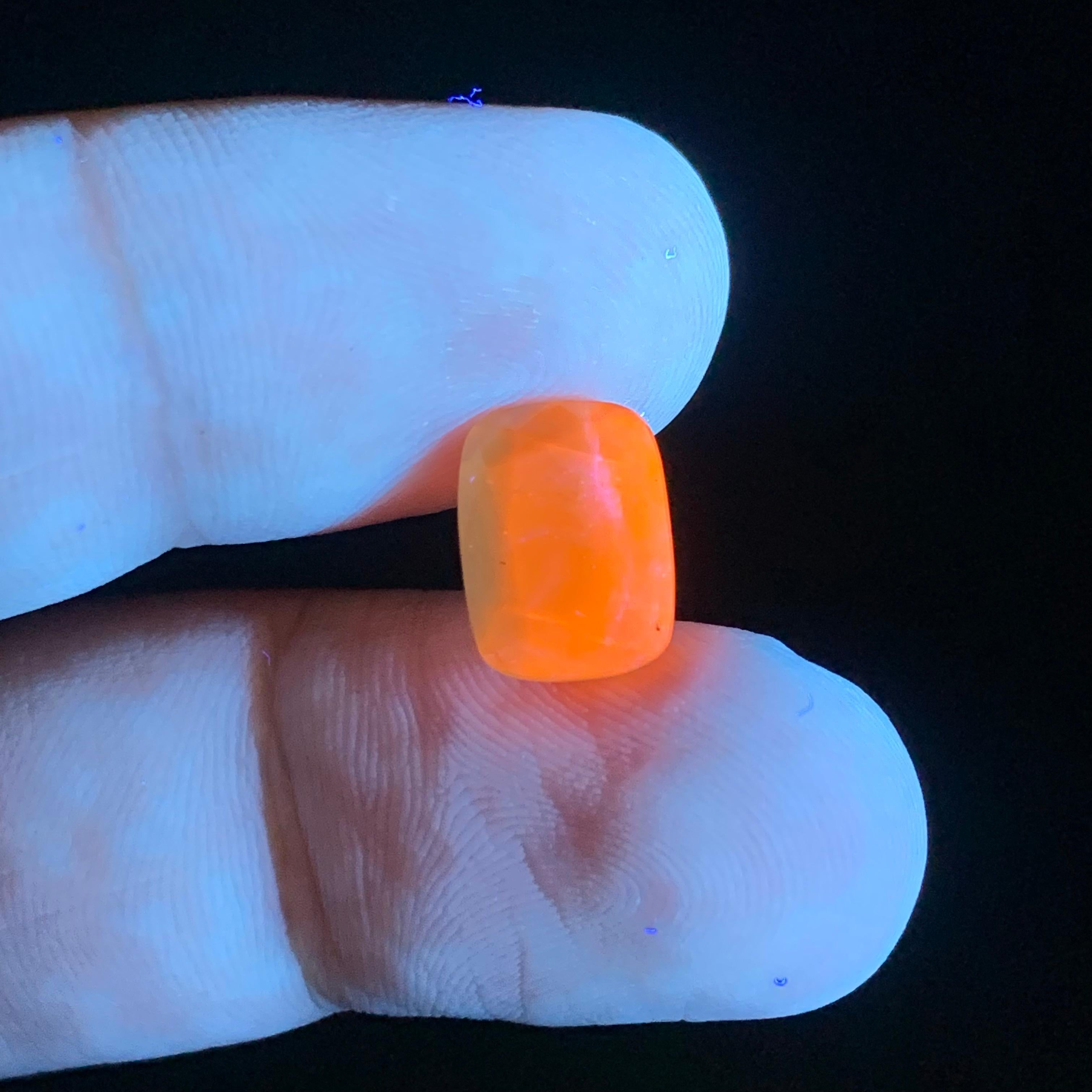 3,15 Carati, la più rara pietra naturale sfusa di Greene & Greene Gemma di Haüynite in vendita 5