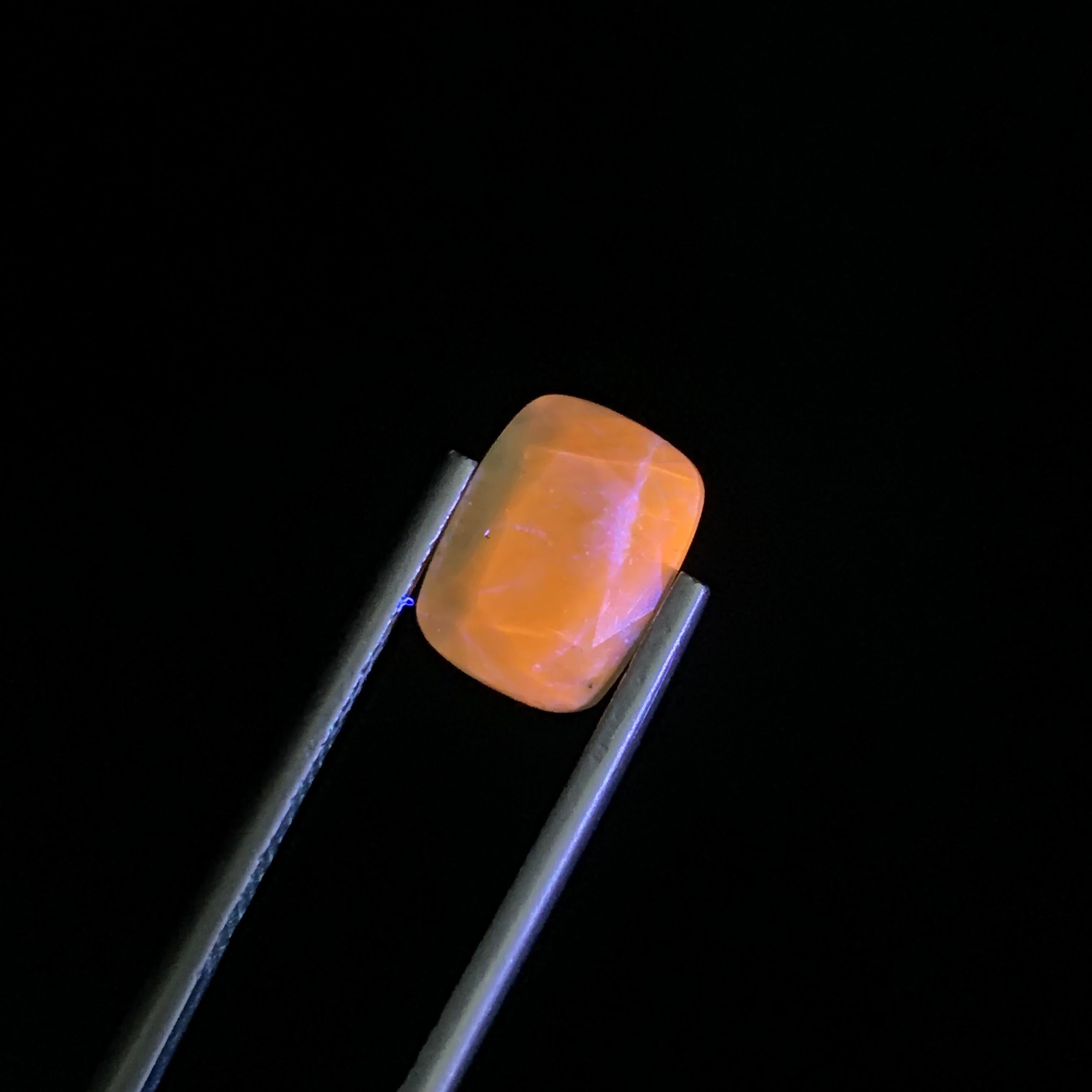da uomo o donna 3,15 Carati, la più rara pietra naturale sfusa di Greene & Greene Gemma di Haüynite in vendita