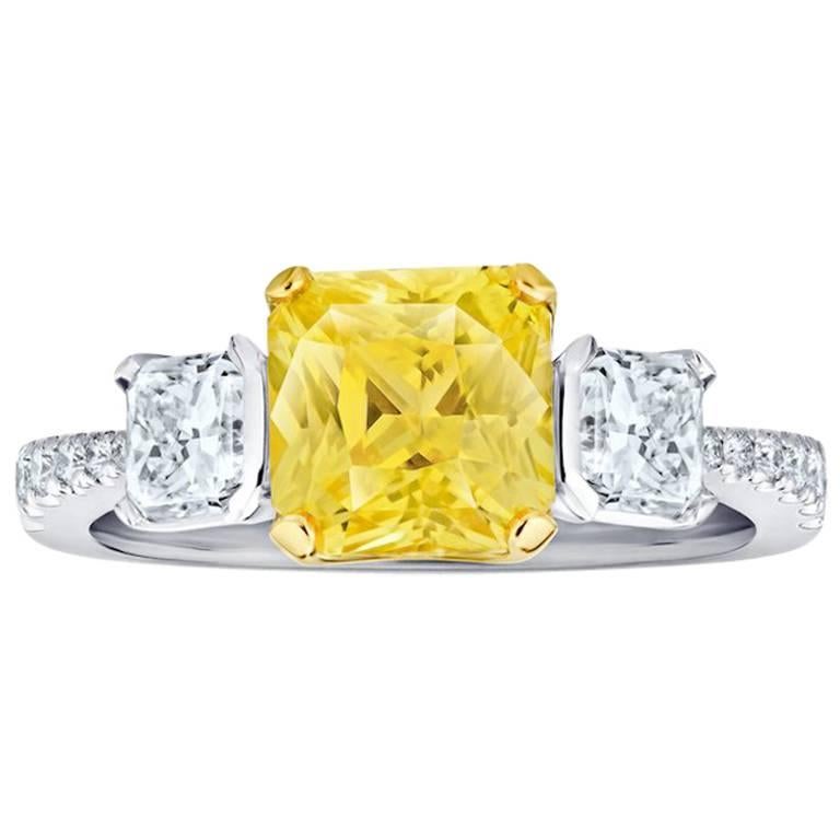 3.15 Carat Yellow Natural Sapphire and Diamond Platinum and 18k Yellow Gold Ring