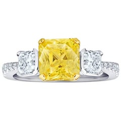 3.15 Carat Yellow Natural Sapphire and Diamond Platinum and 18k Yellow Gold Ring