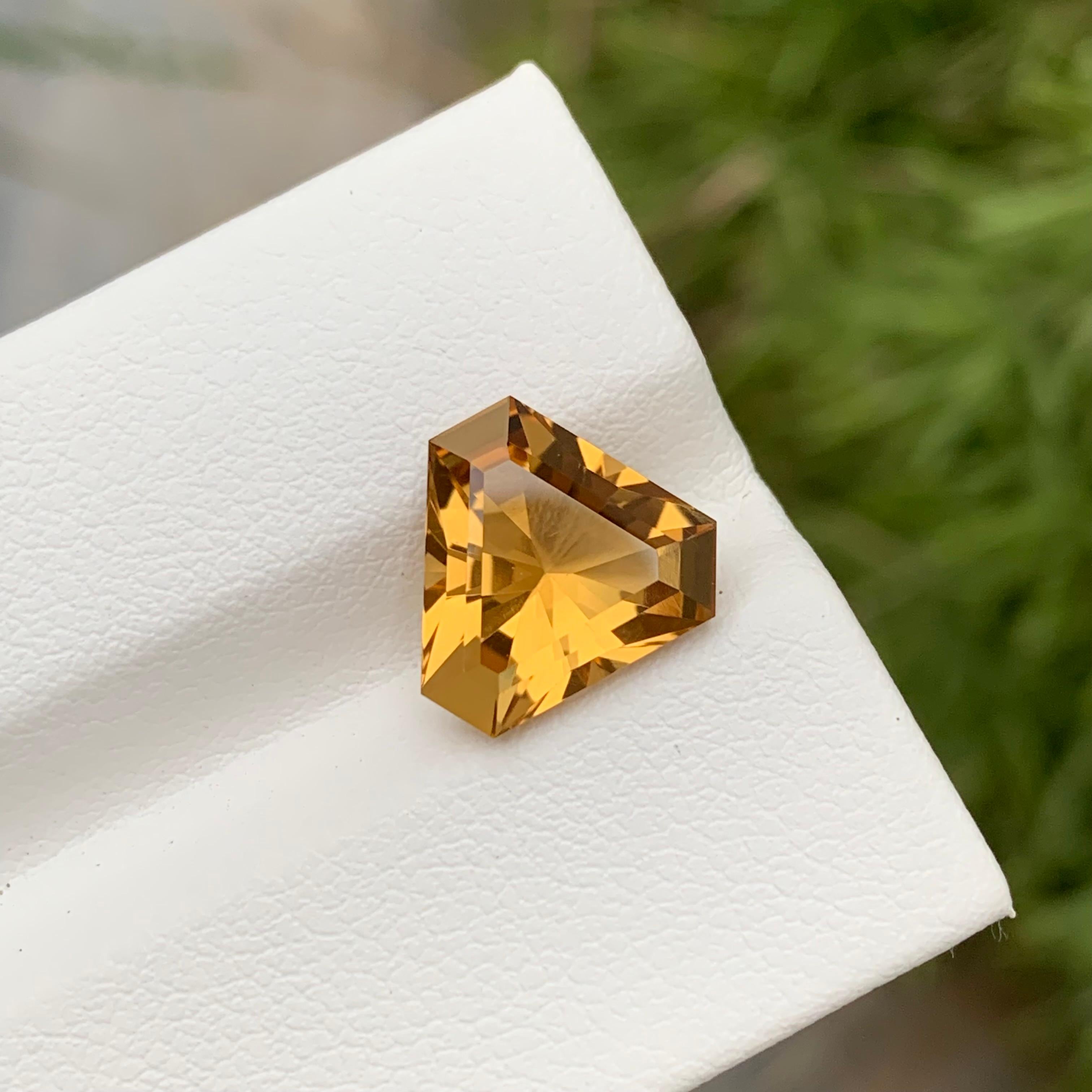 Women's or Men's 3.15 Carats Natural Loose Trillion Cut Citrine Gem From Earth Mine  For Sale