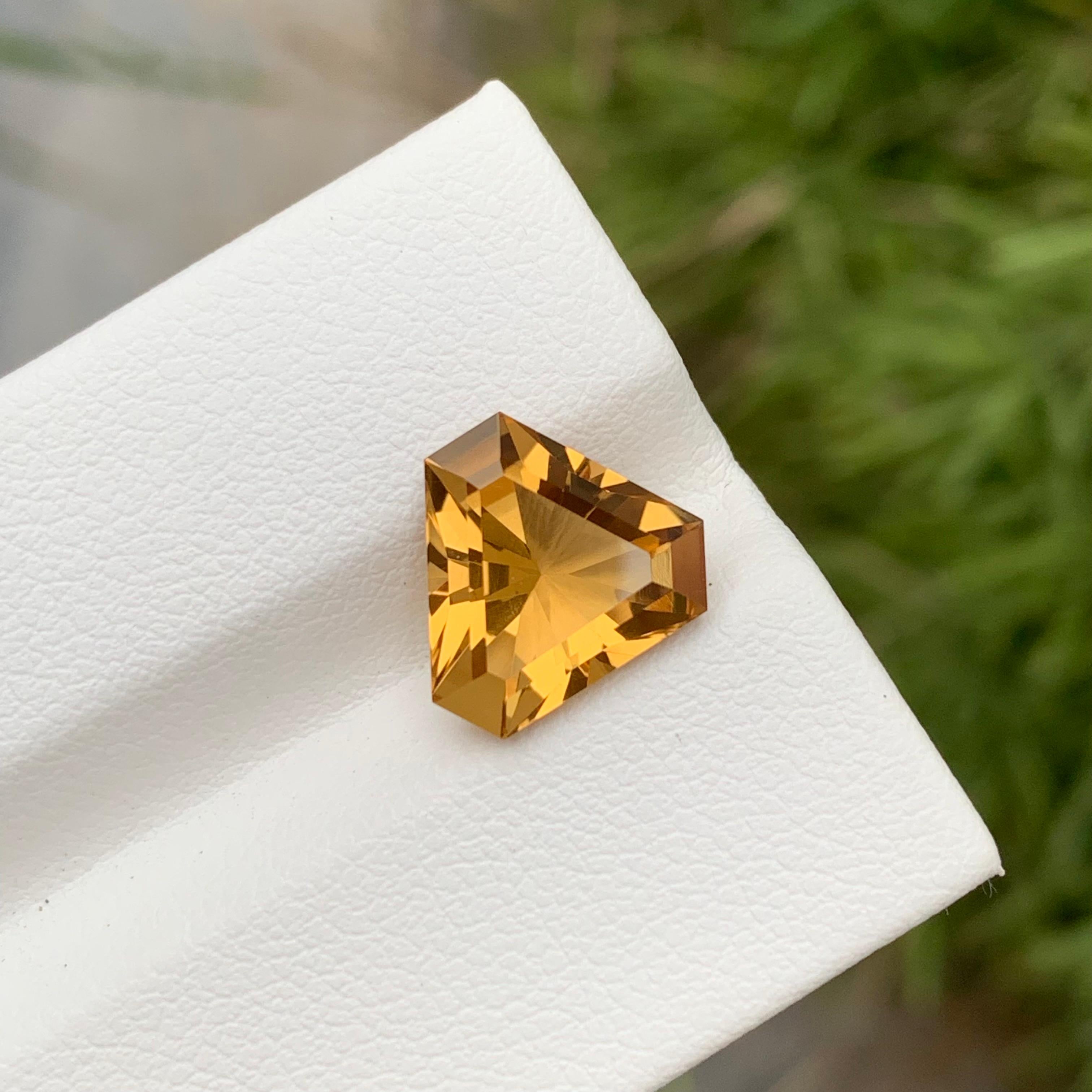 3.15 Carats Natural Loose Trillion Cut Citrine Gem From Earth Mine  For Sale 3