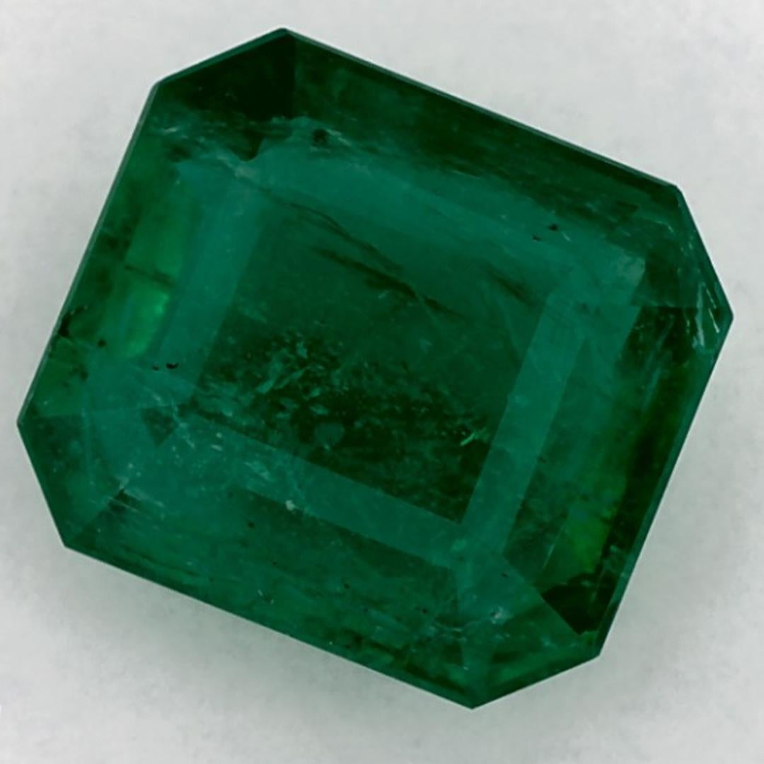 Con un vibrante tono verde, la piedra de nacimiento de mayo es un símbolo del renovado crecimiento primaveral. 

Explora la vibrante colección de esmeraldas, rubíes y zafiros de nuestra tienda, disponibles como gemas sueltas y combinadas con nuestra
