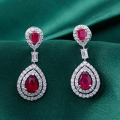 3,15 Karat natürlicher Rubin in Birnenform und Diamant-Ohrringe mit doppeltem Halo-Design aus 14-karätigem Weißgold