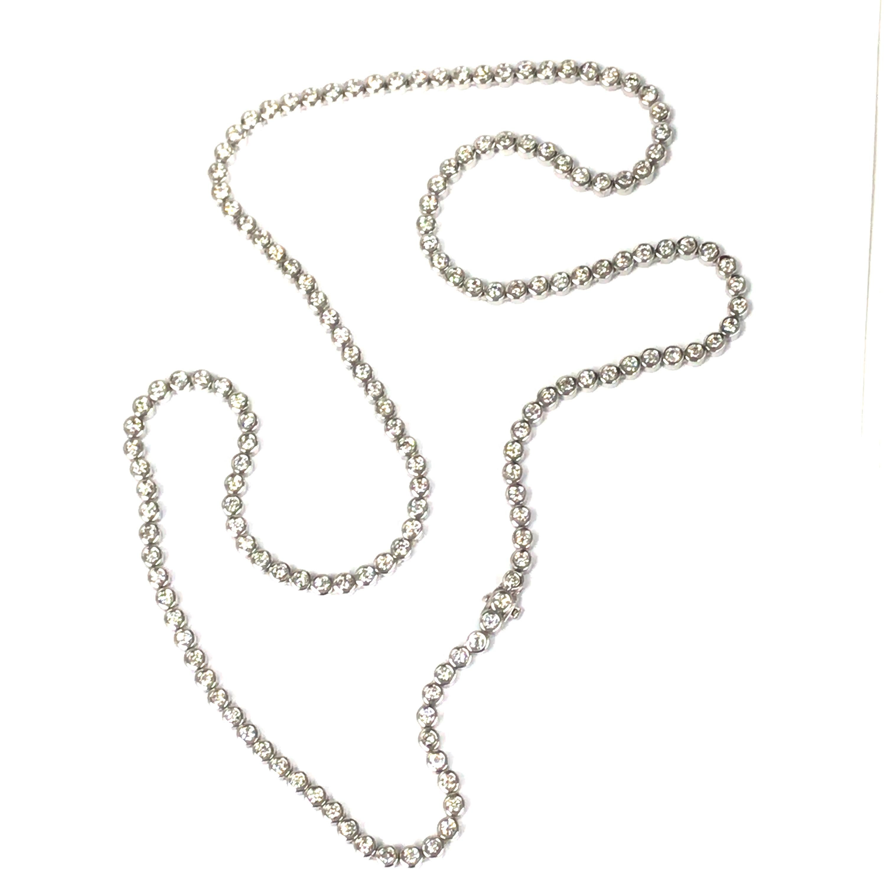 Diamond Tennis Necklace in 14 Karat White Gold In Good Condition For Sale In Boca Raton, FL