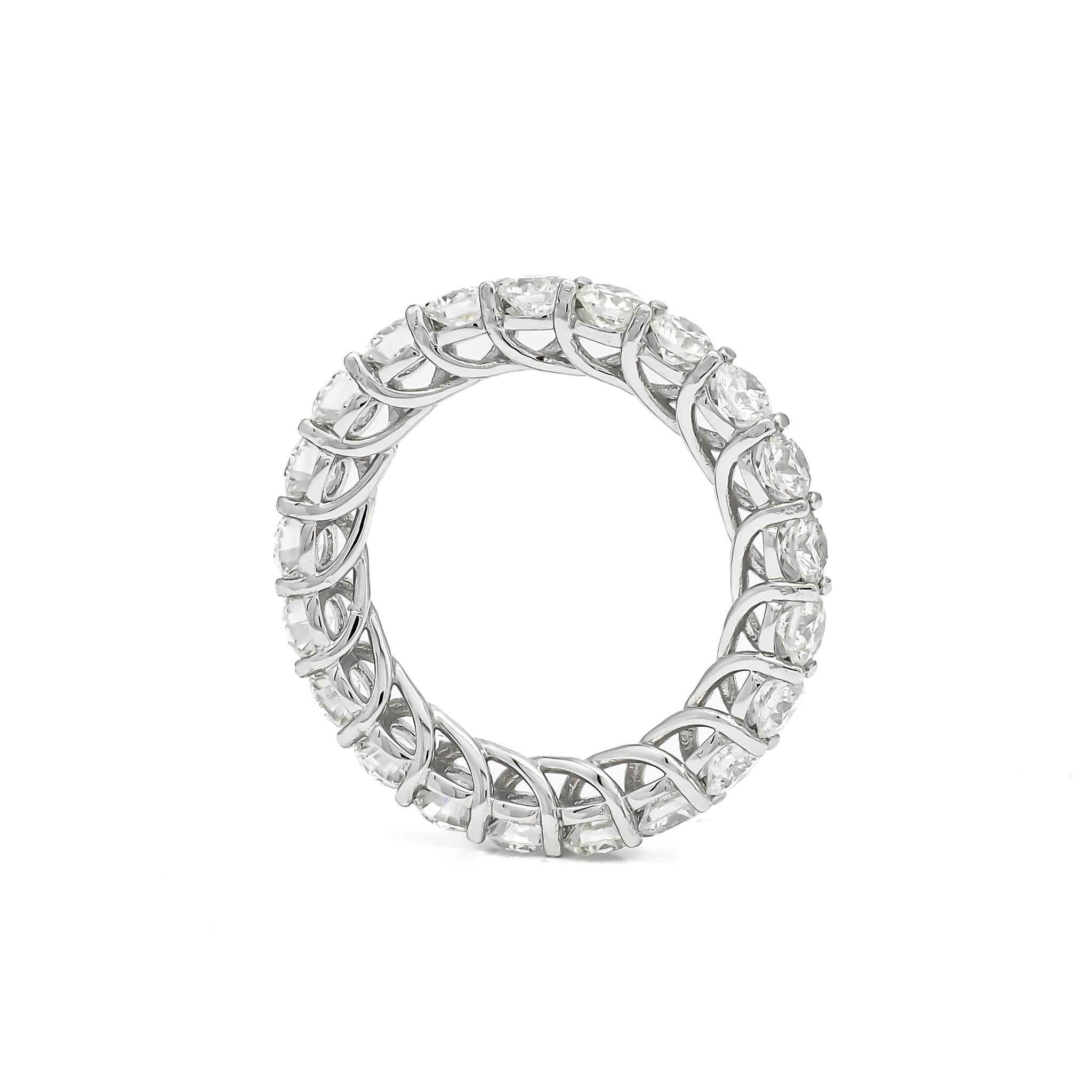 For Sale:  3.15 Carat Full Eternity Natural Diamond Ring in White Gold with 4 Prongs 2