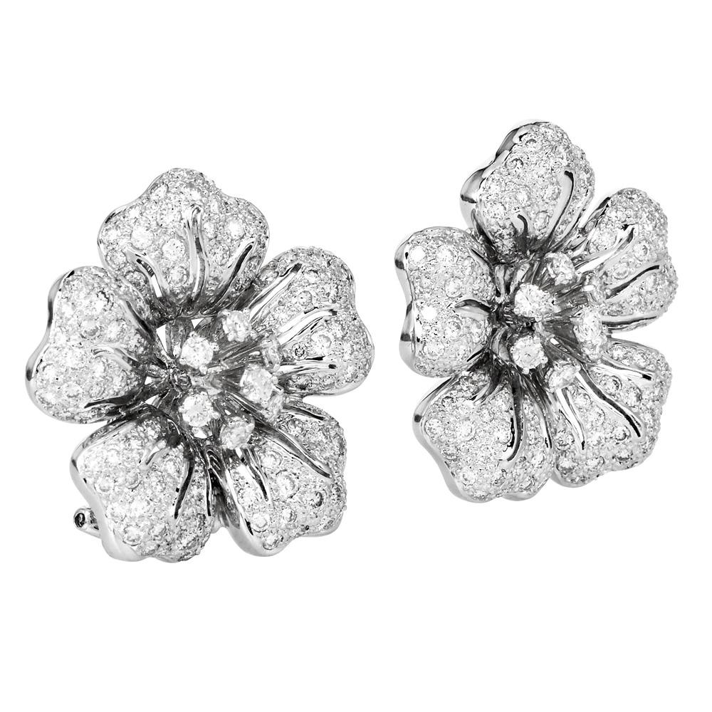 3,15cts  Orecchini a clip con diamante e fiore scintillante in oro bianco 18 carati In condizioni ottime in vendita a Miami, FL