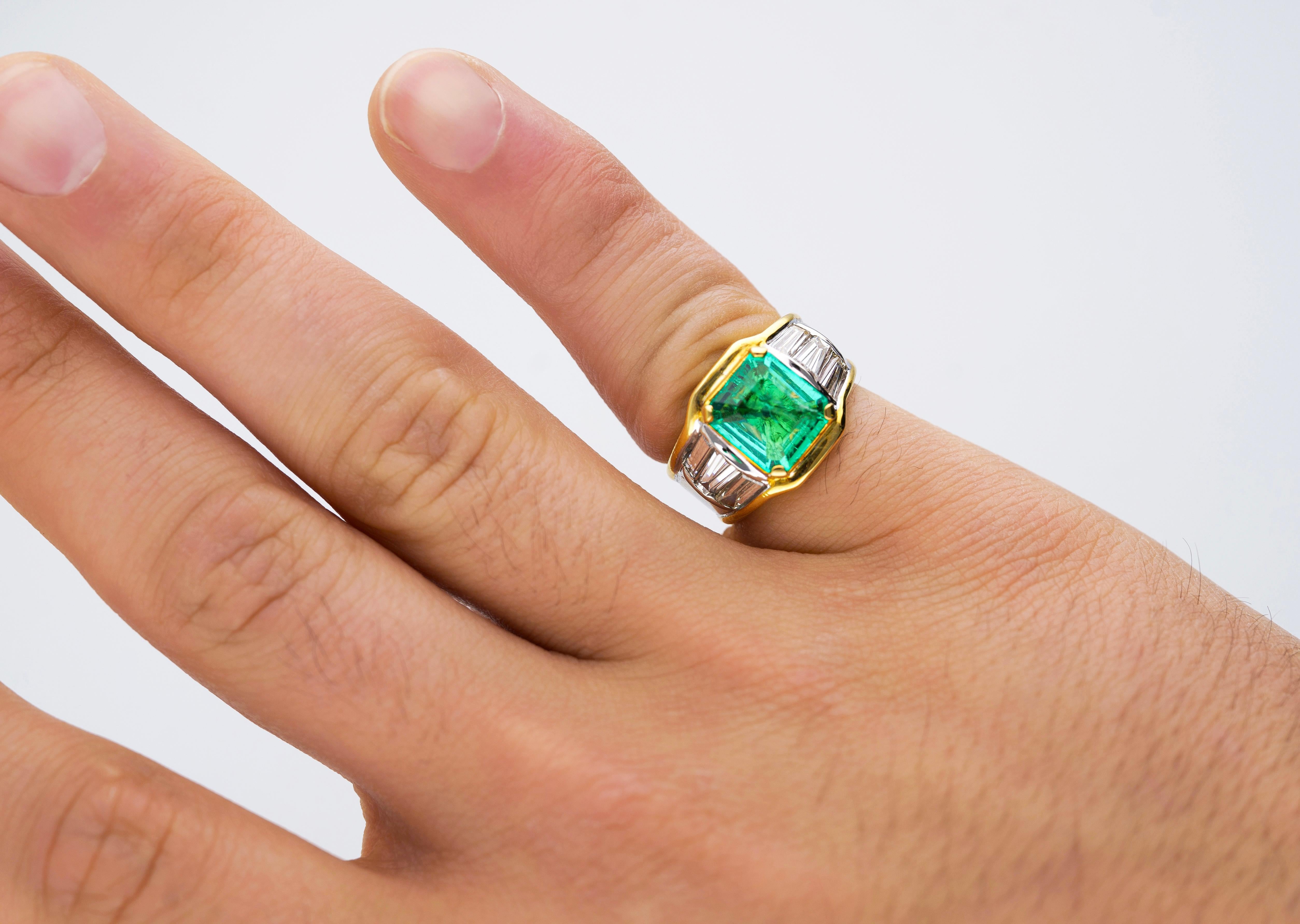 3.16 Carat Colombian Emerald Insignificant Oil Unisex Ring in Platinum & 18K  In New Condition For Sale In Miami, FL